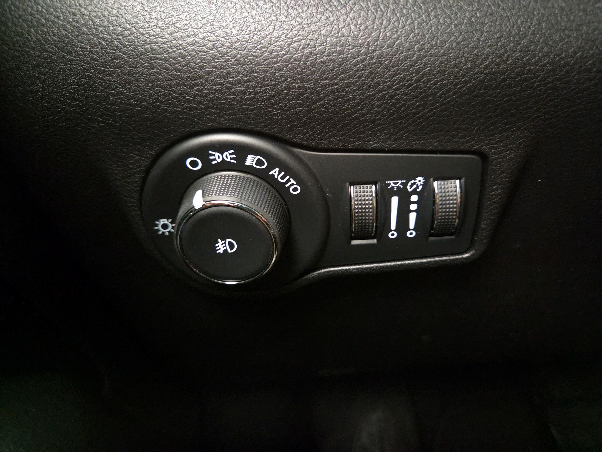 Thumbnail: 2022 Jeep Compass - 13