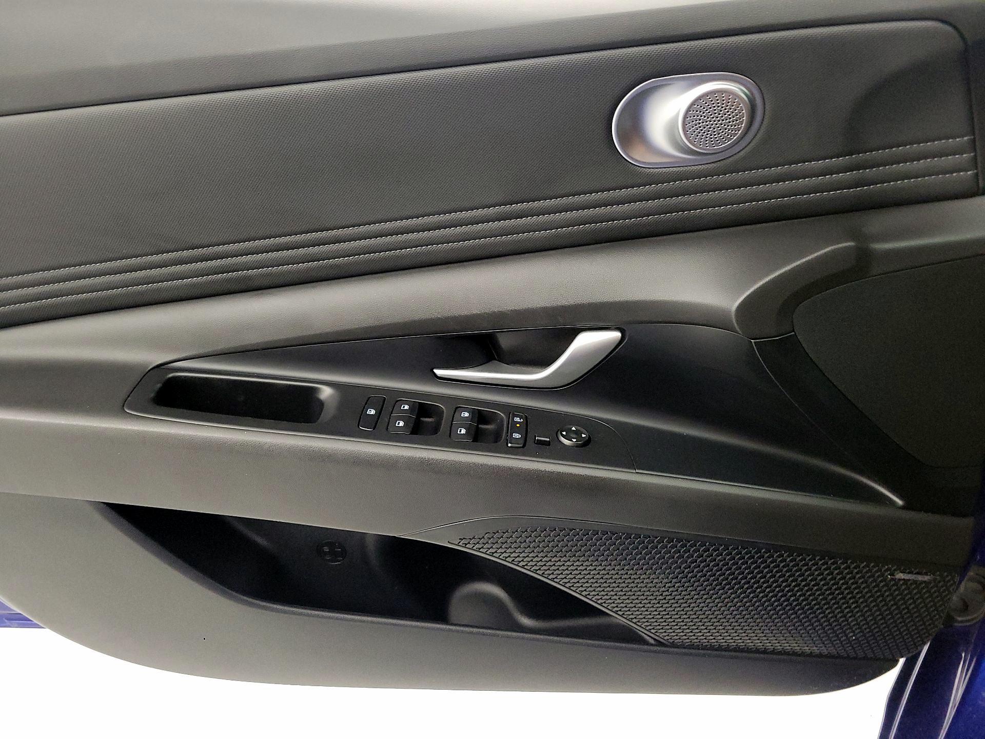 Thumbnail: 2024 Hyundai Elantra - 12