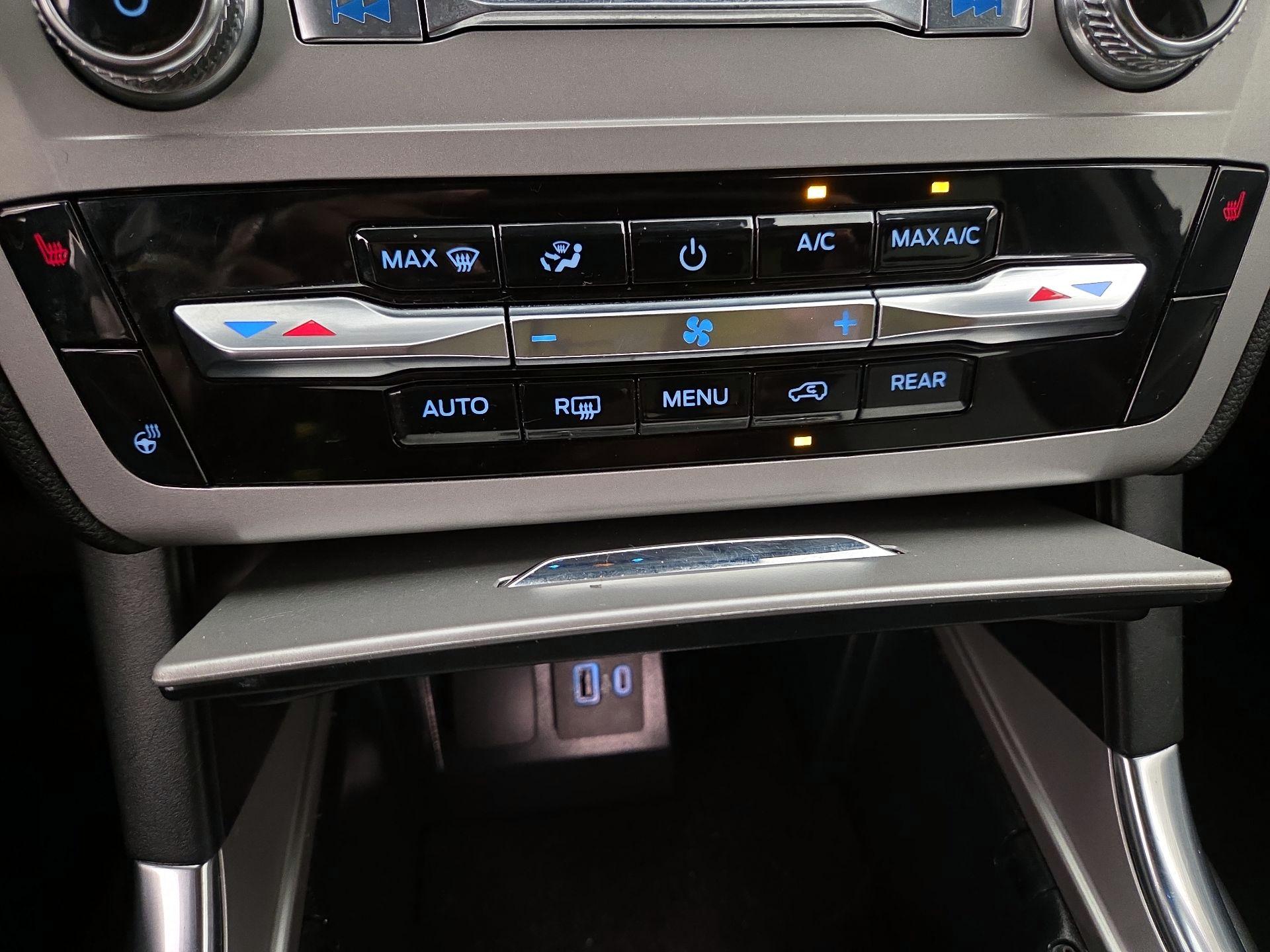 Thumbnail: 2022 Ford Explorer - 17