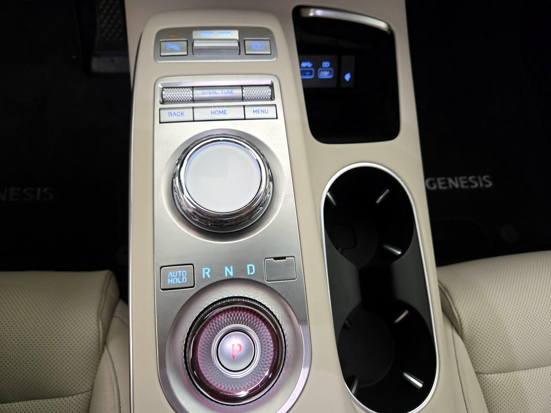 Thumbnail: 2025 Genesis GV70 - 18