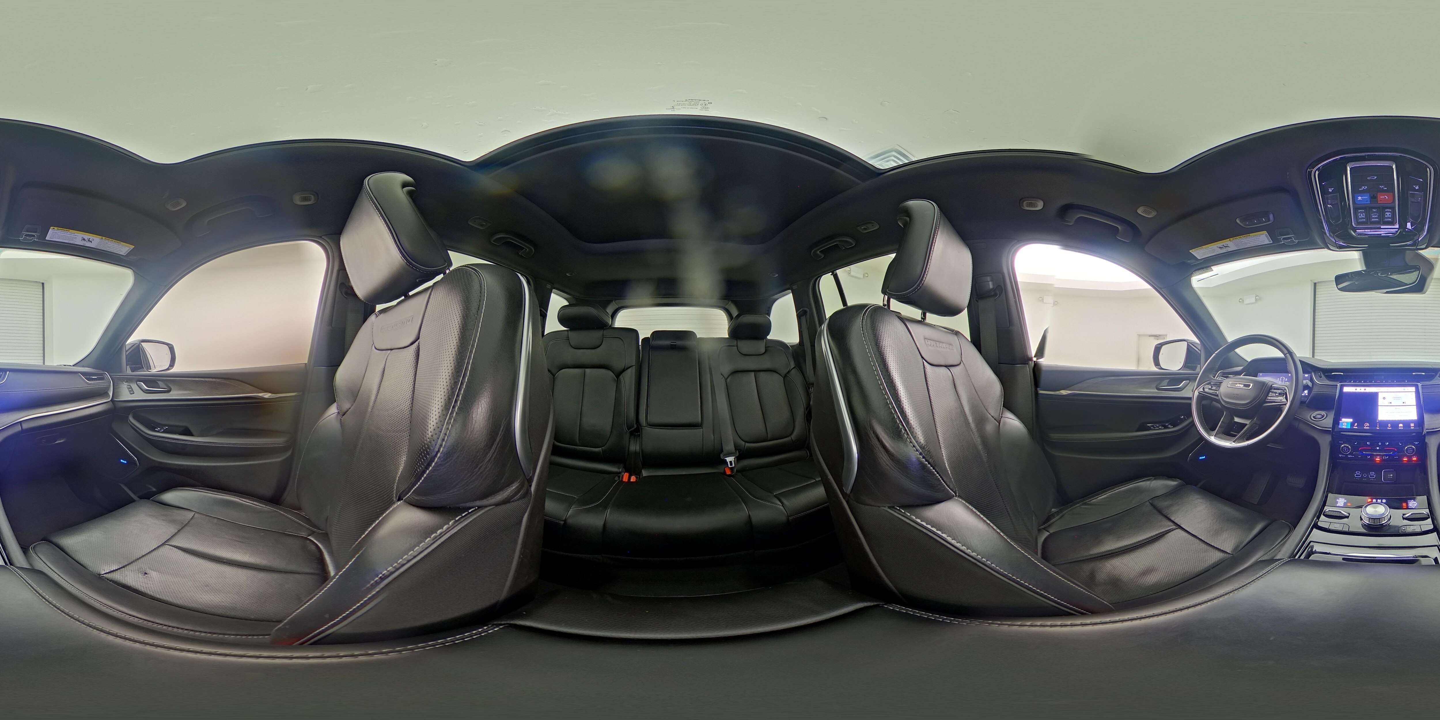 2022 Jeep Grand Cherokee Overland - Photo 26