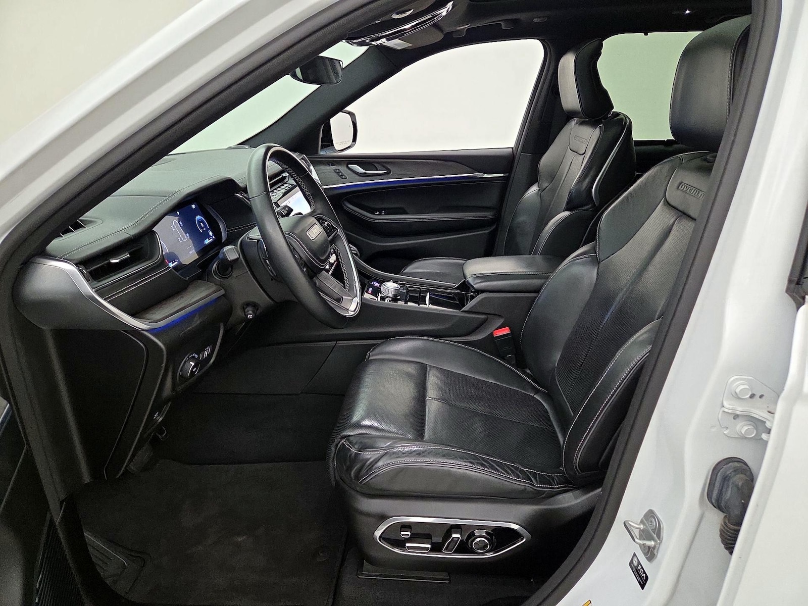 2022 Jeep Grand Cherokee Overland - Photo 12