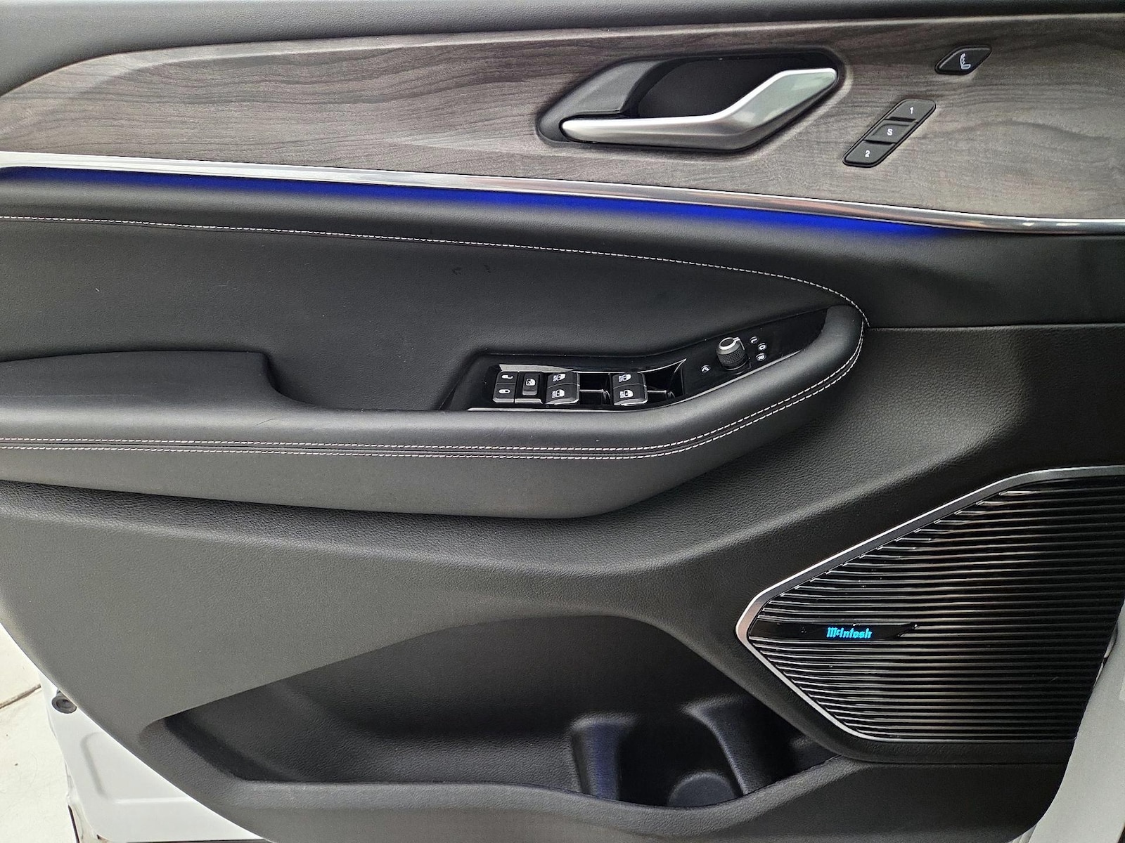 2022 Jeep Grand Cherokee Overland - Photo 13