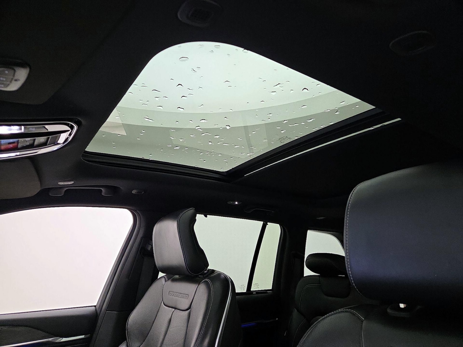 2022 Jeep Grand Cherokee Overland - Photo 21
