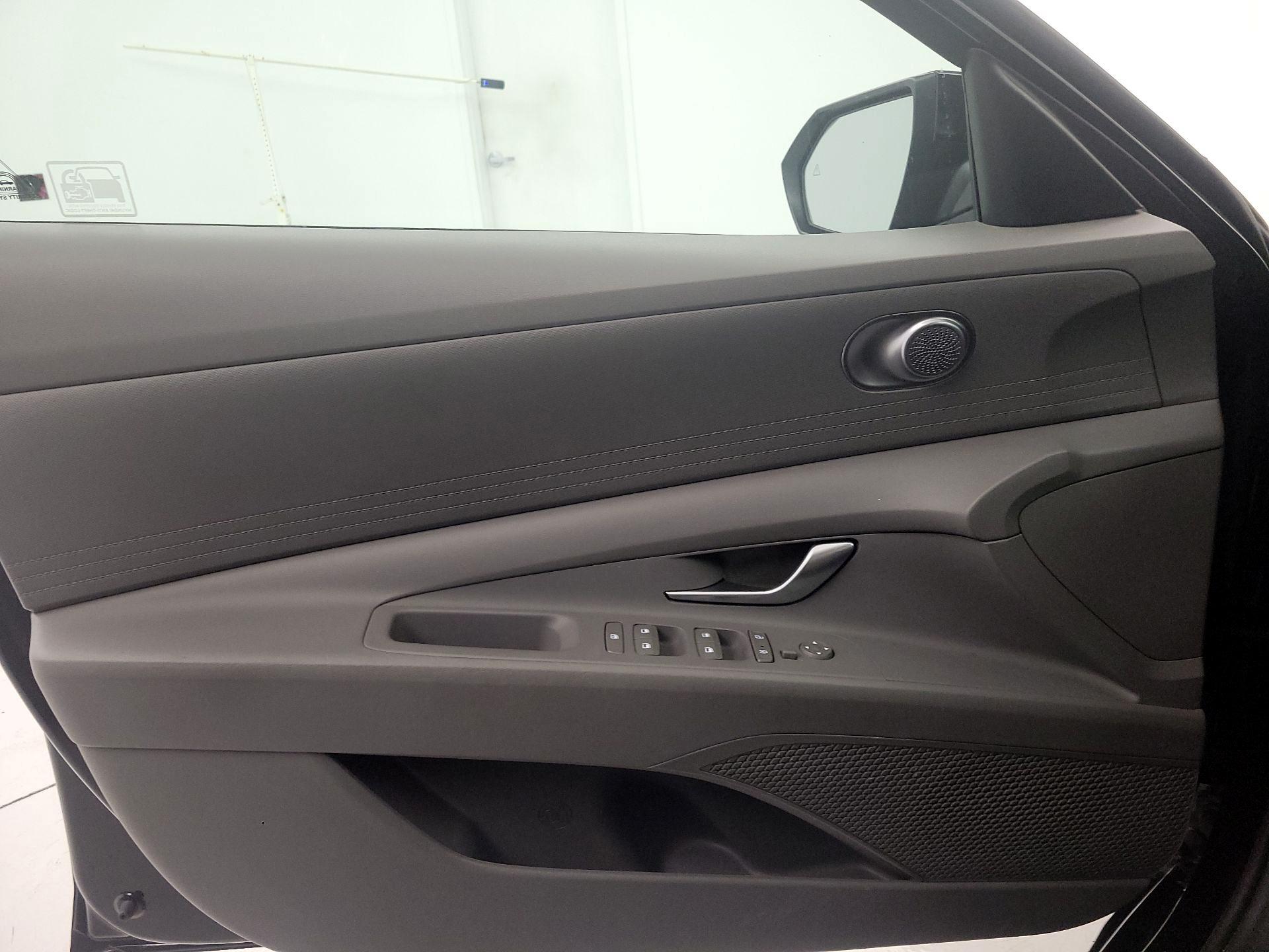 Thumbnail: 2021 Hyundai Elantra - 12