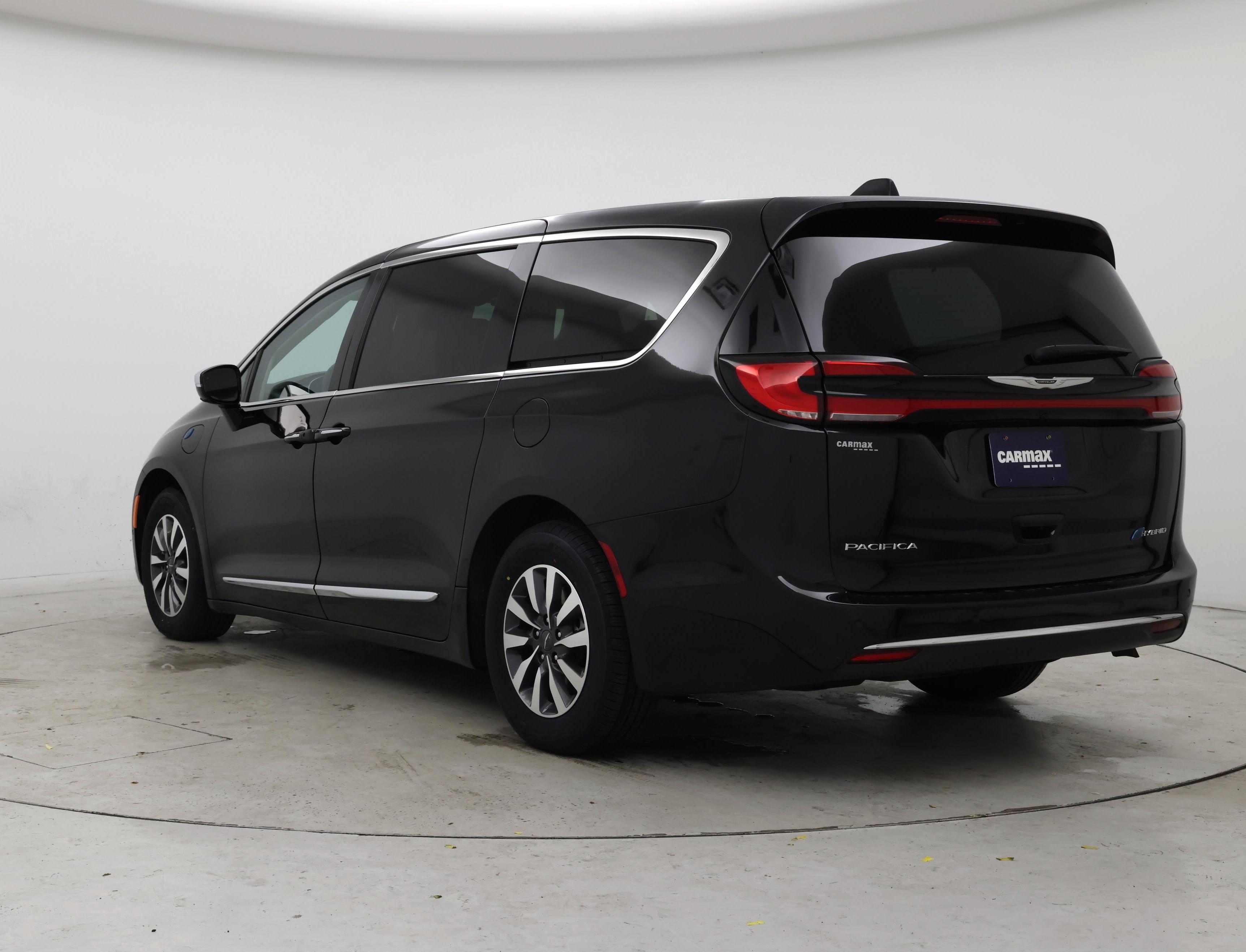 Thumbnail: 2023 Chrysler Pacifica - 2