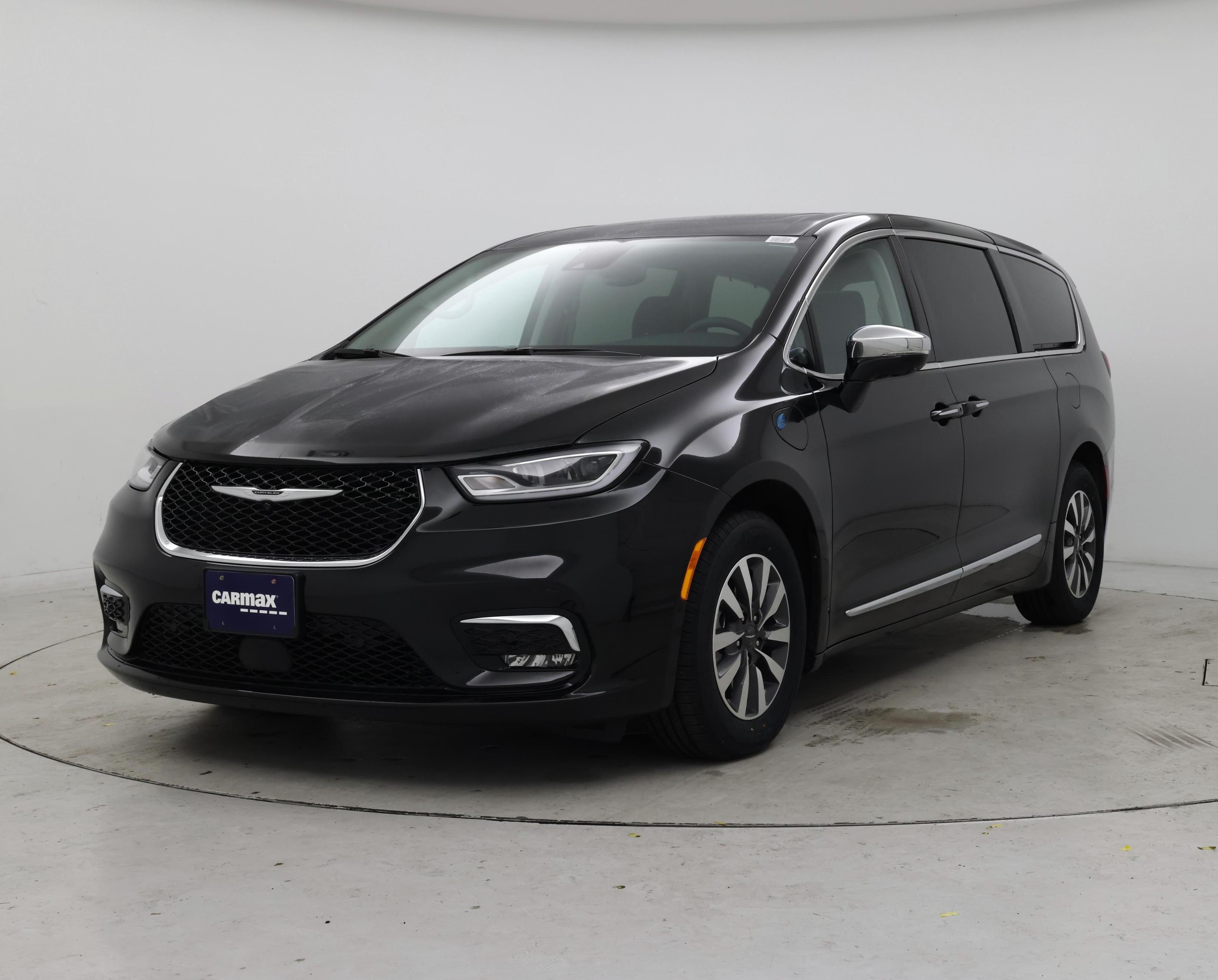 Thumbnail: 2023 Chrysler Pacifica - 4