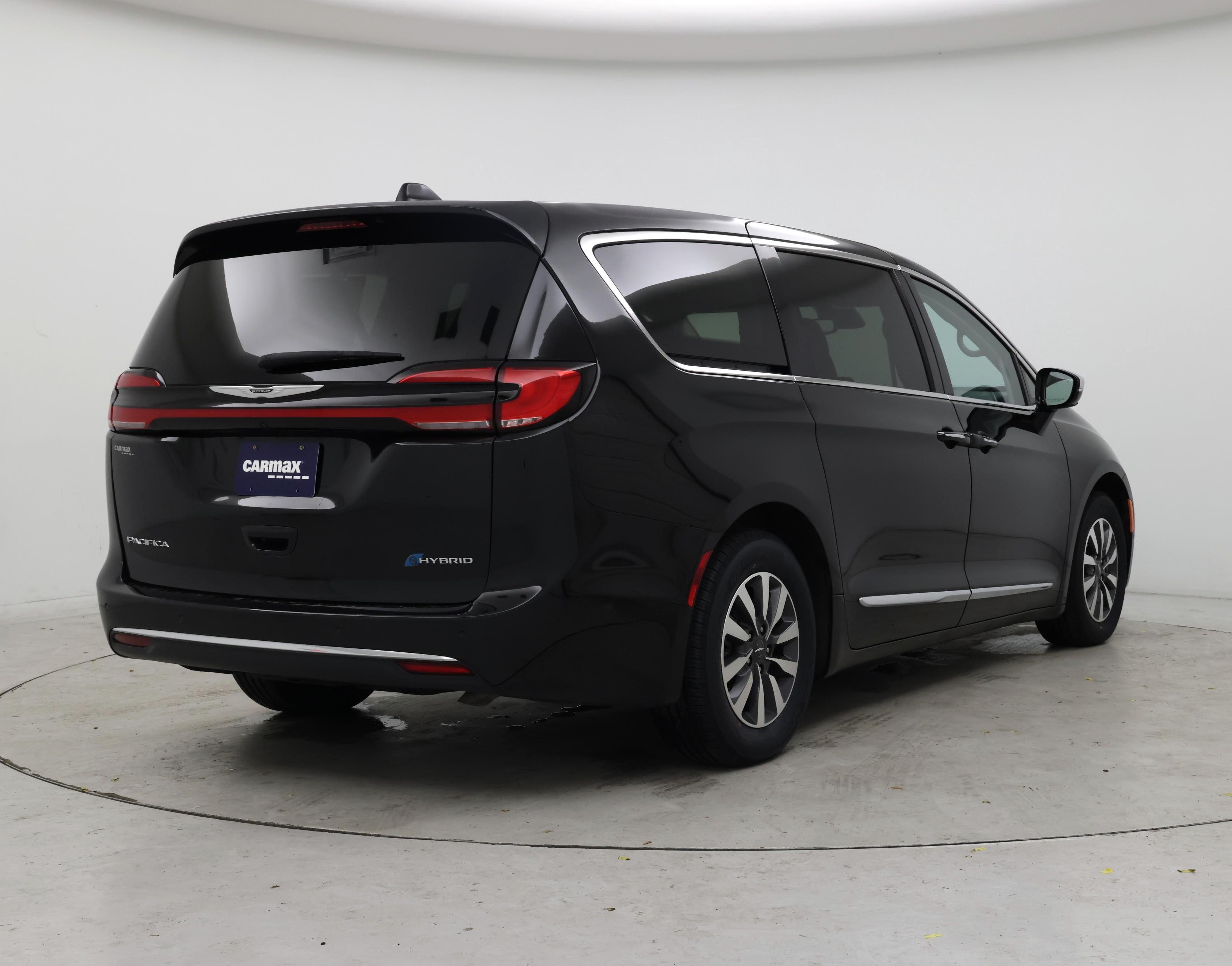 Thumbnail: 2023 Chrysler Pacifica - 8