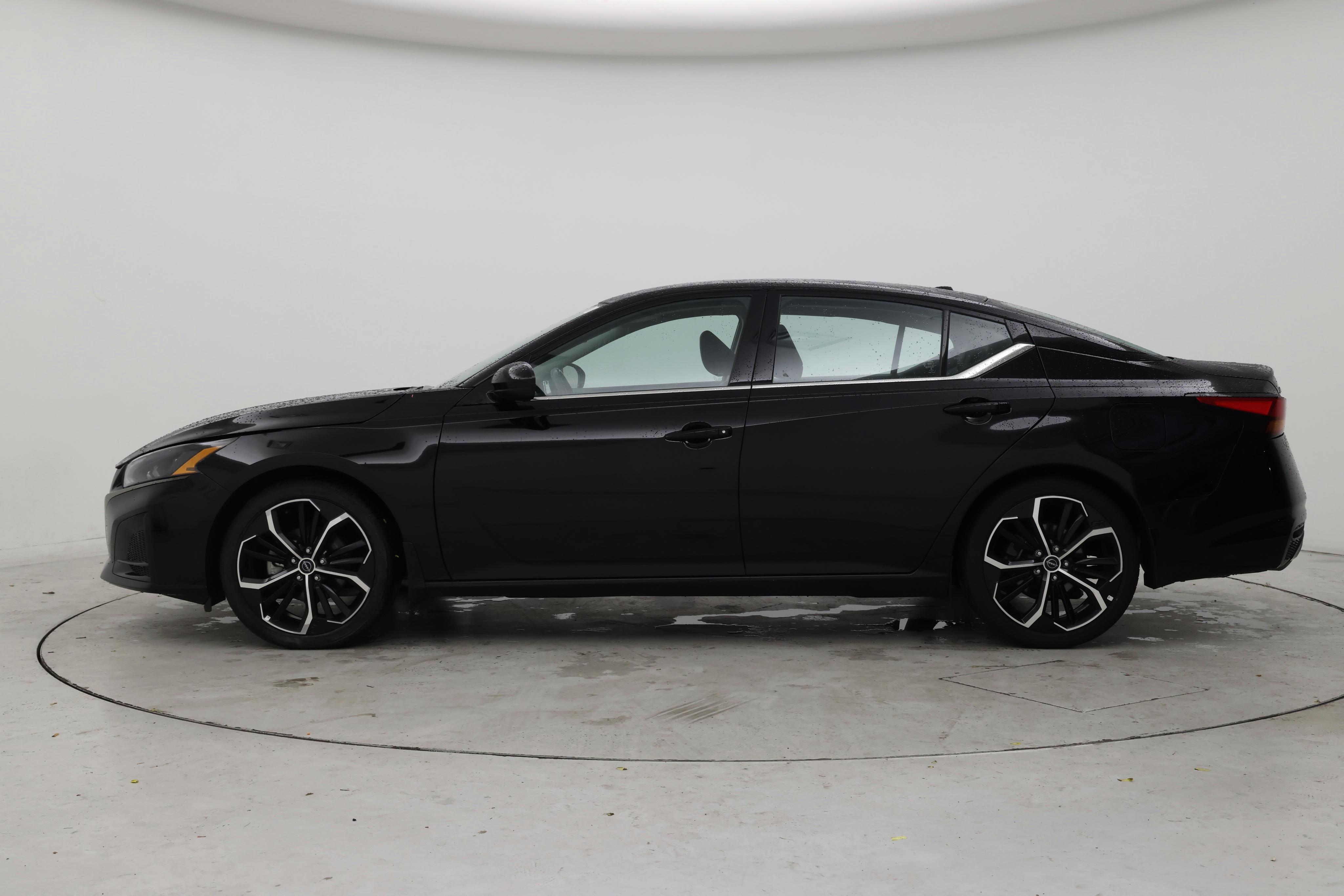 Thumbnail: 2023 Nissan Altima - 3