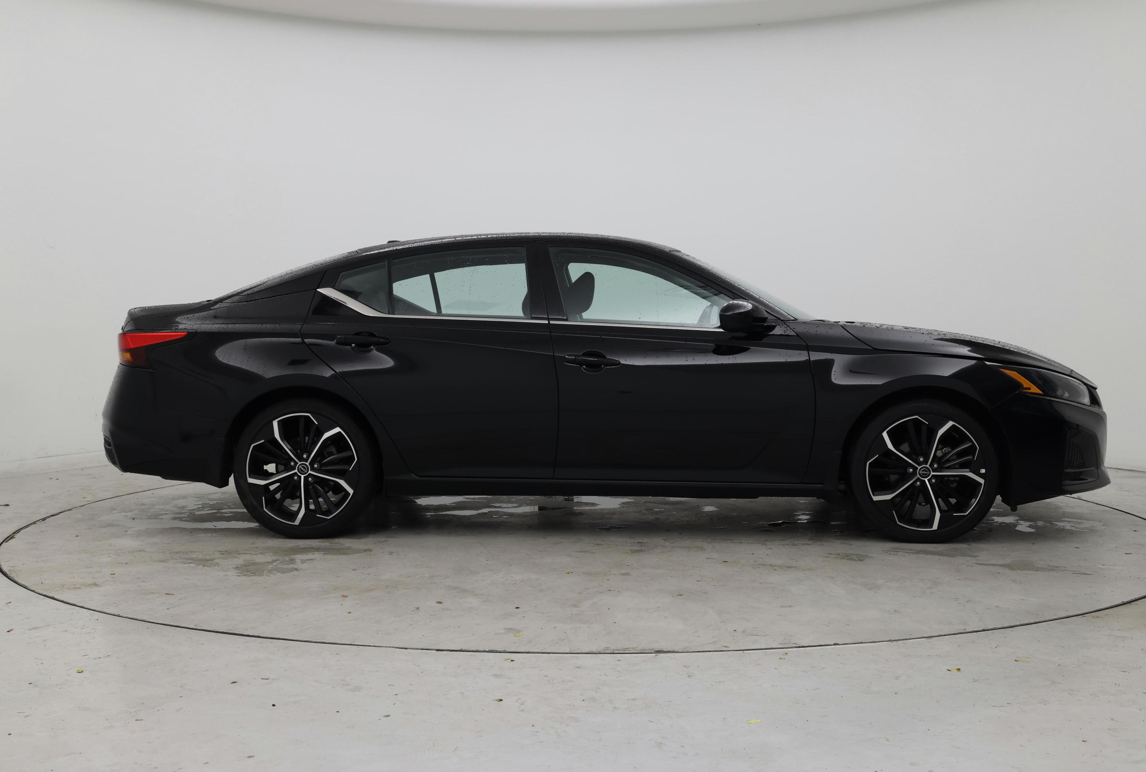 Thumbnail: 2023 Nissan Altima - 7
