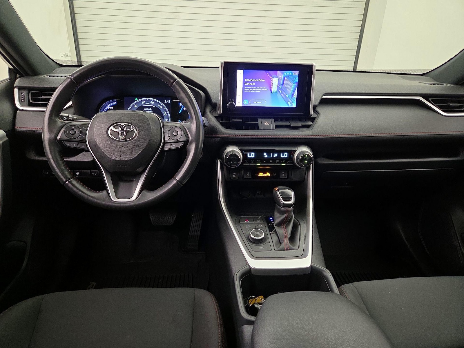 2023 Toyota RAV4 SE - Photo 10