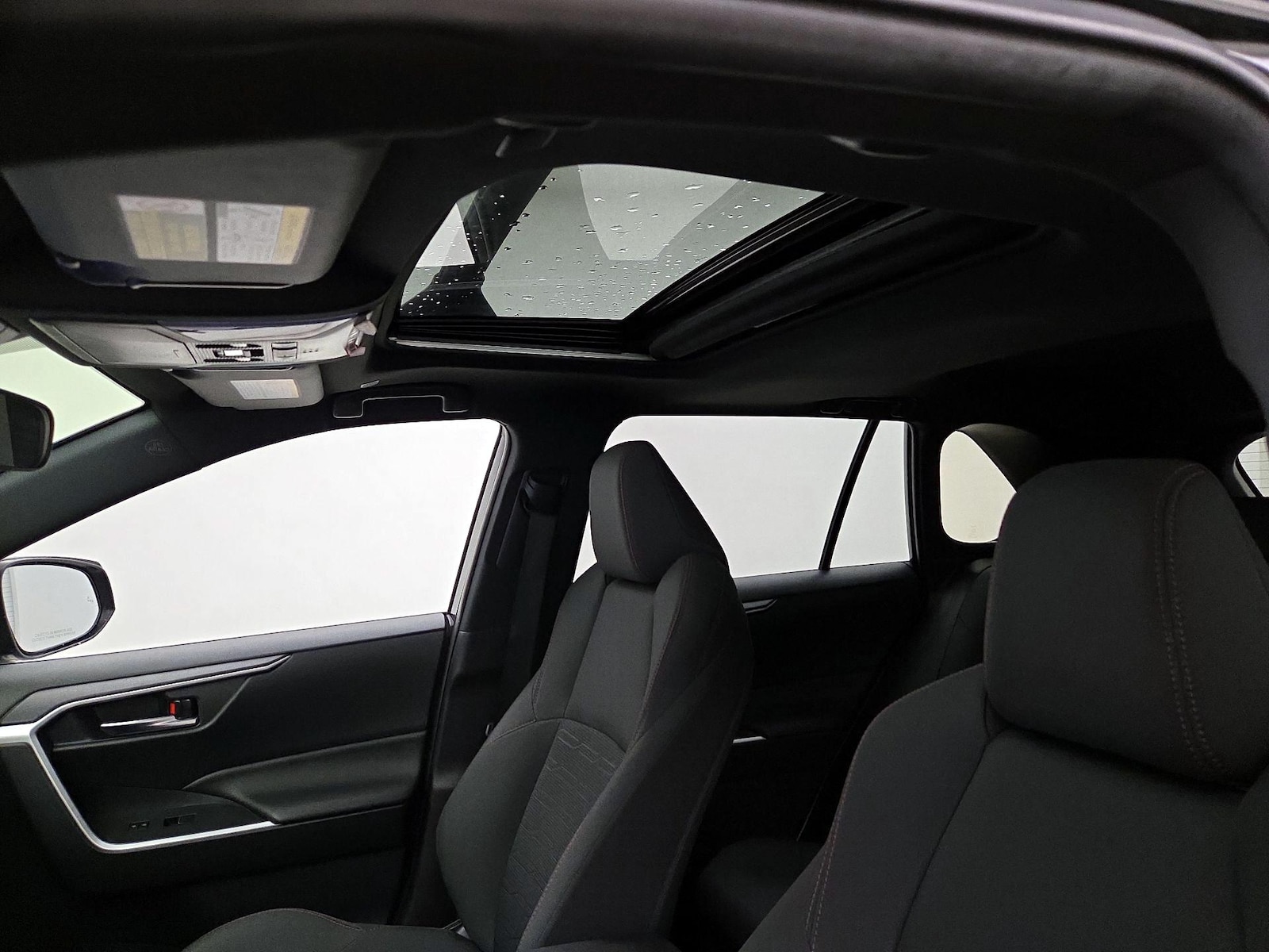 2023 Toyota RAV4 SE - Photo 20