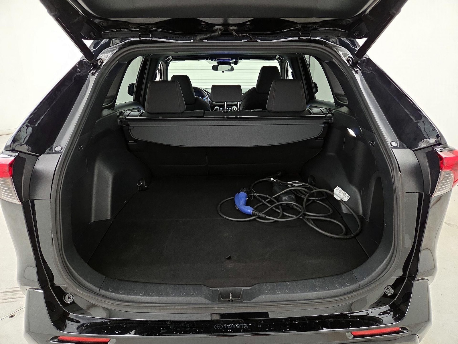 2023 Toyota RAV4 SE - Photo 22