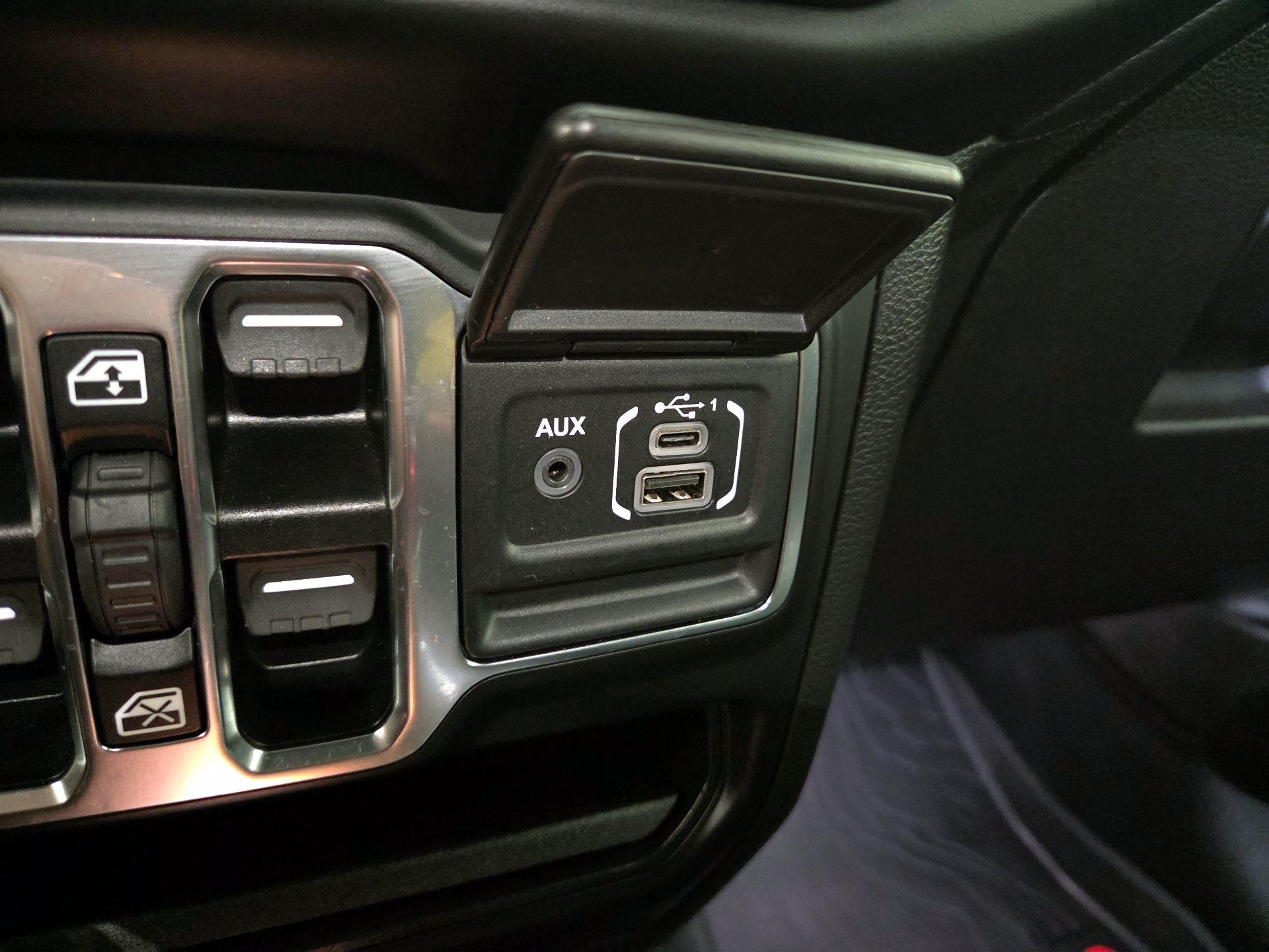 Thumbnail: 2023 Jeep Wrangler - 18