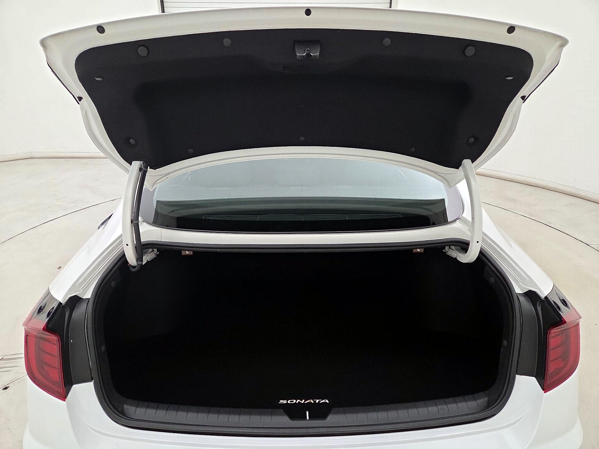 Thumbnail: 2023 Hyundai Sonata - 20