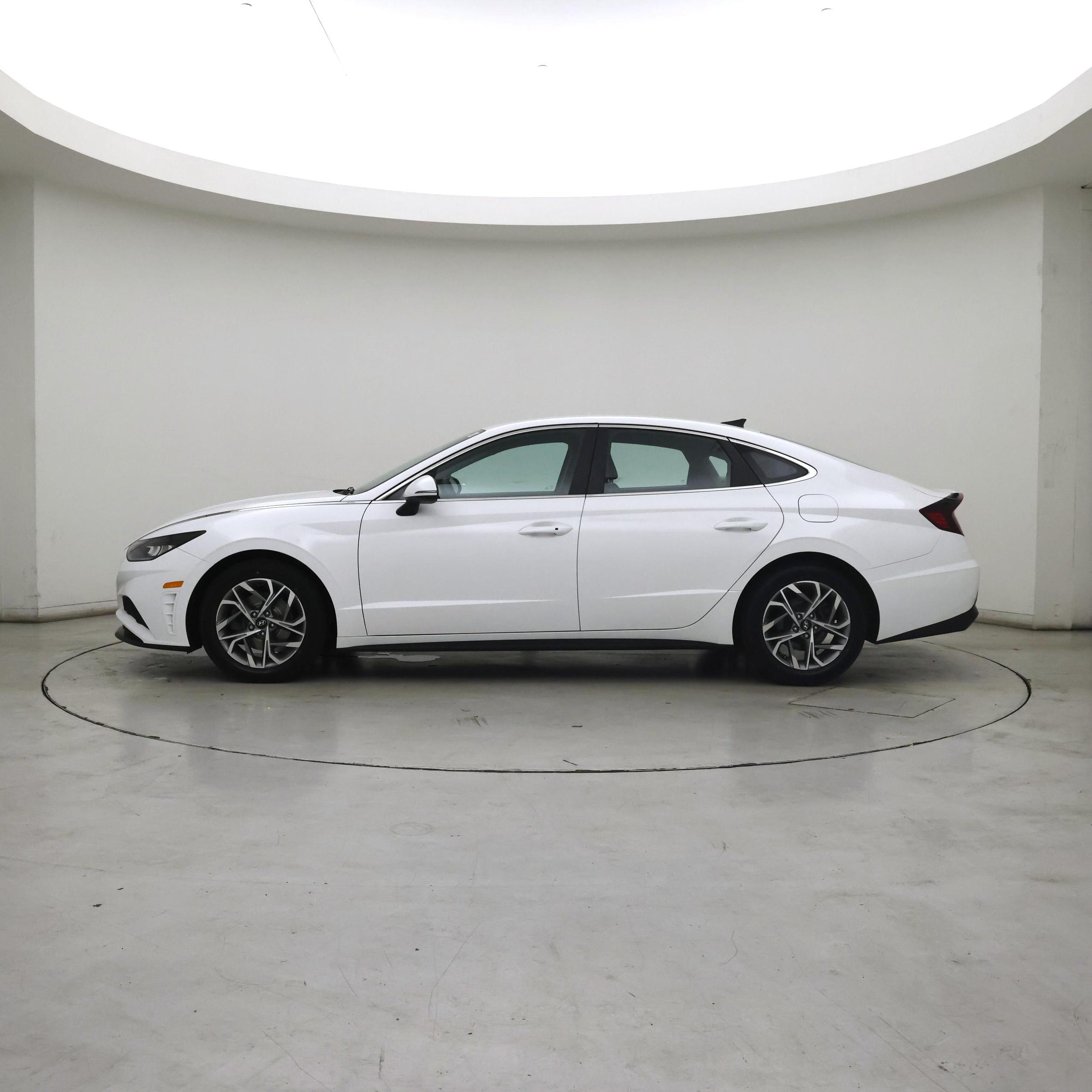 Thumbnail: 2023 Hyundai Sonata - 3