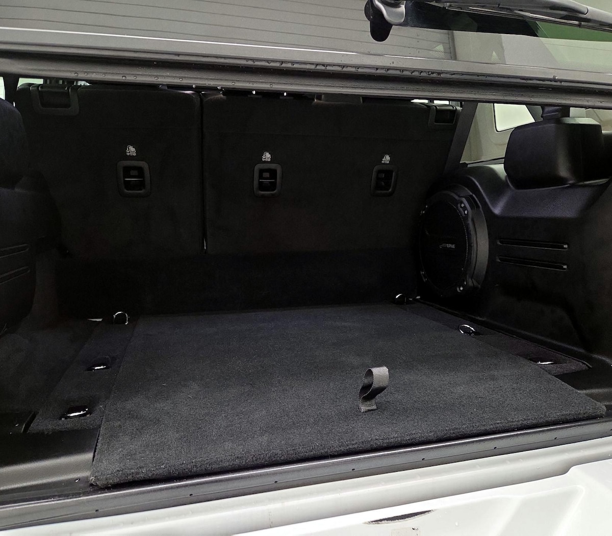 Trunk/Cargo (Seats Up)