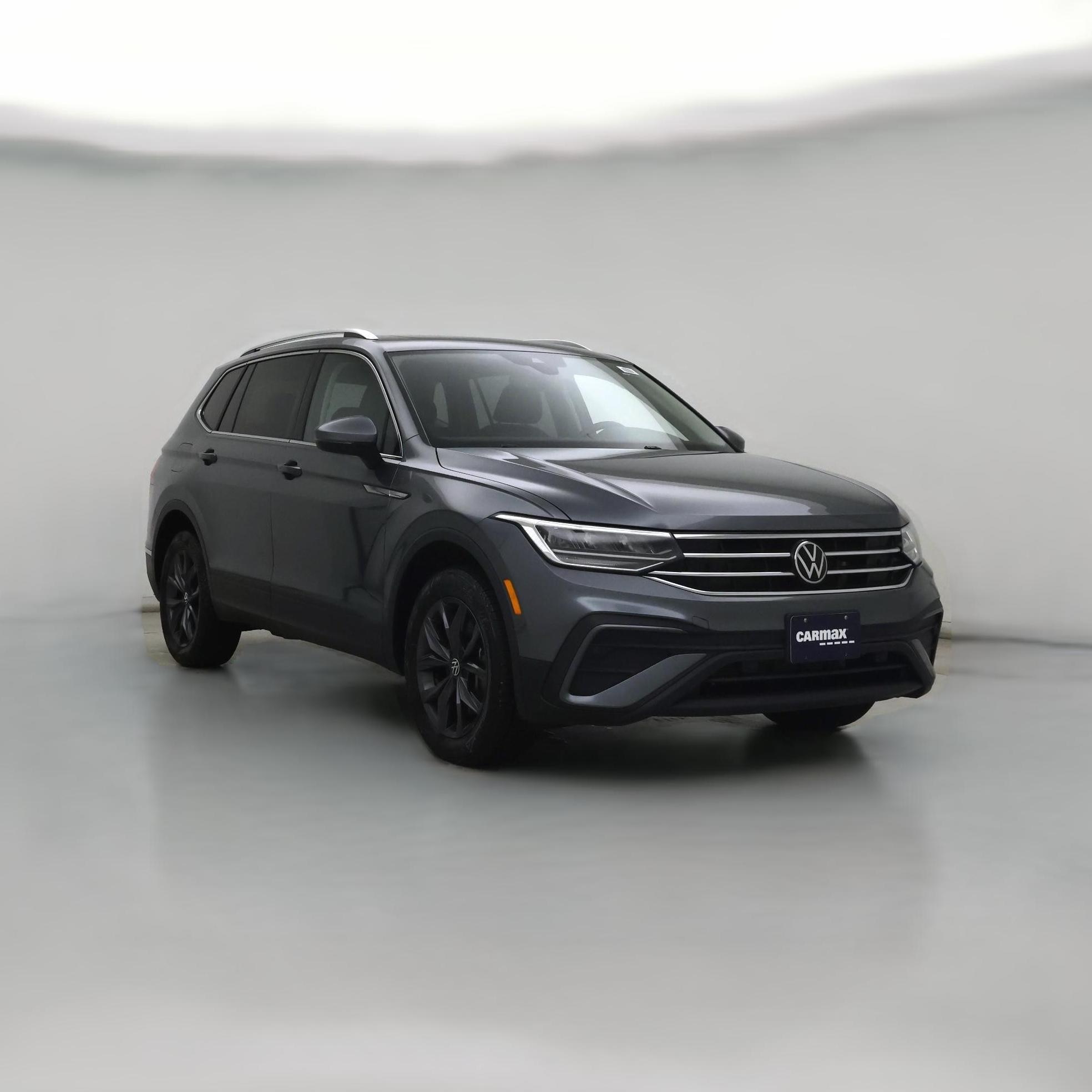 Thumbnail: 2023 Volkswagen Tiguan - 1