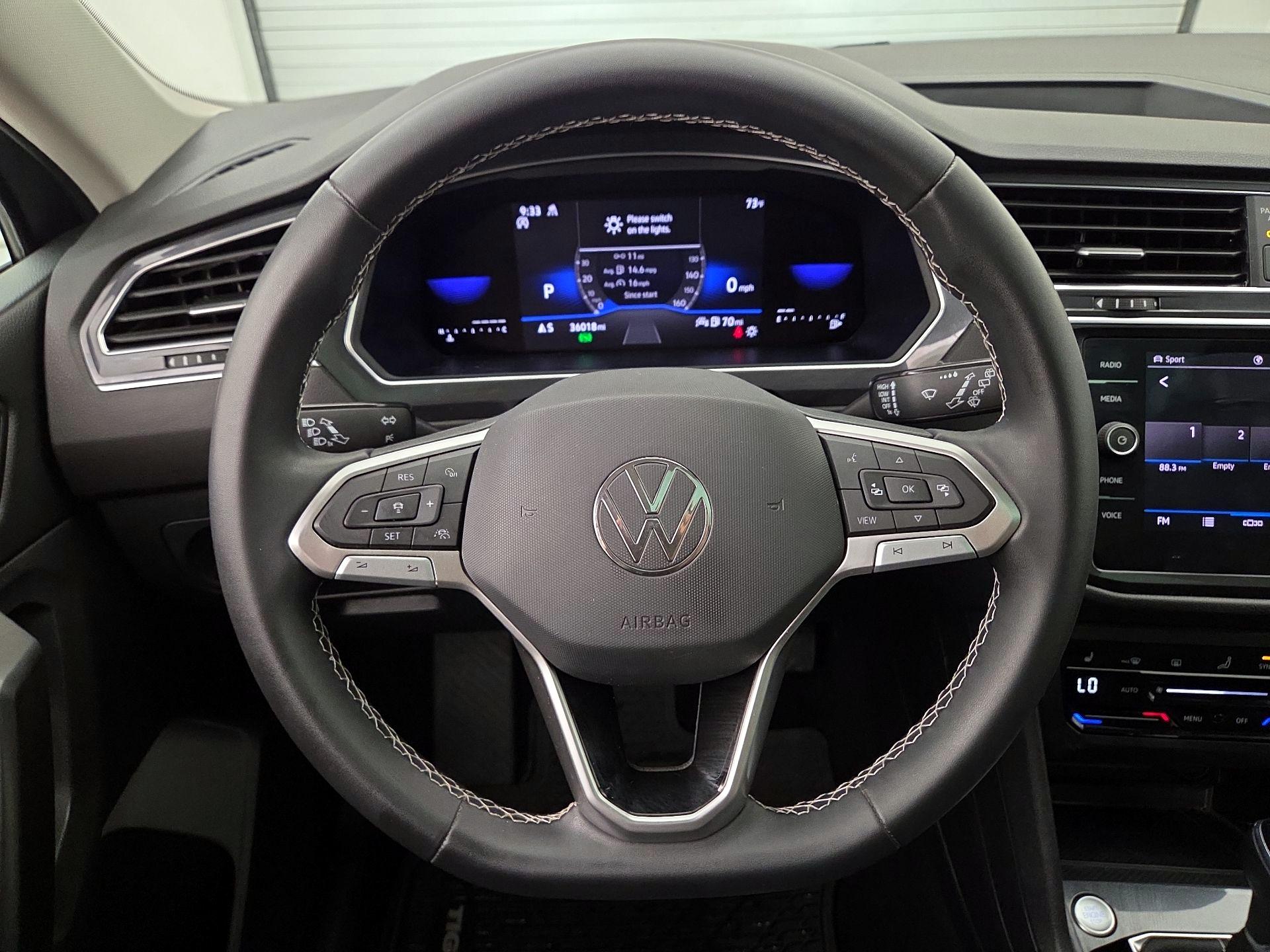 Thumbnail: 2023 Volkswagen Tiguan - 10