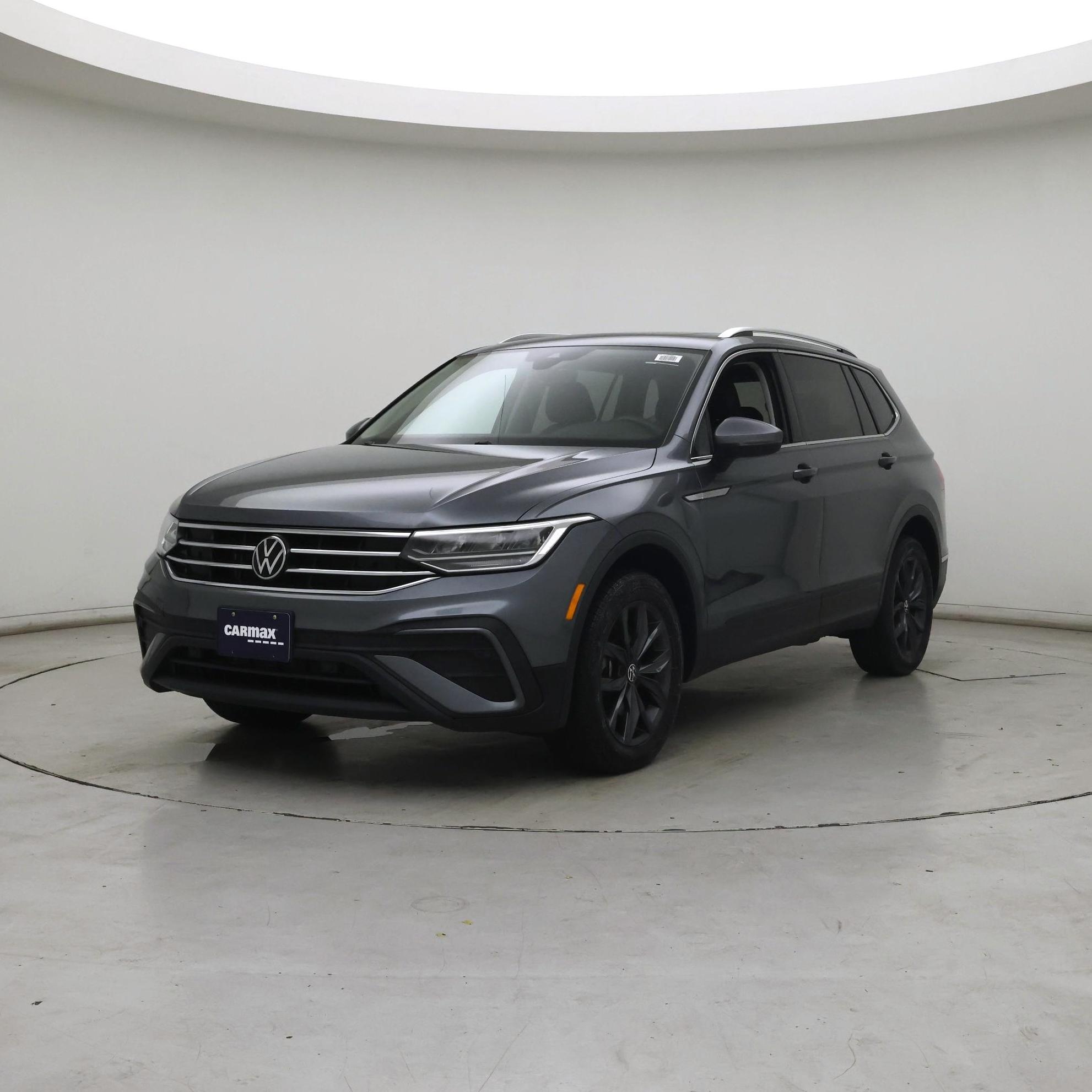 Thumbnail: 2023 Volkswagen Tiguan - 4