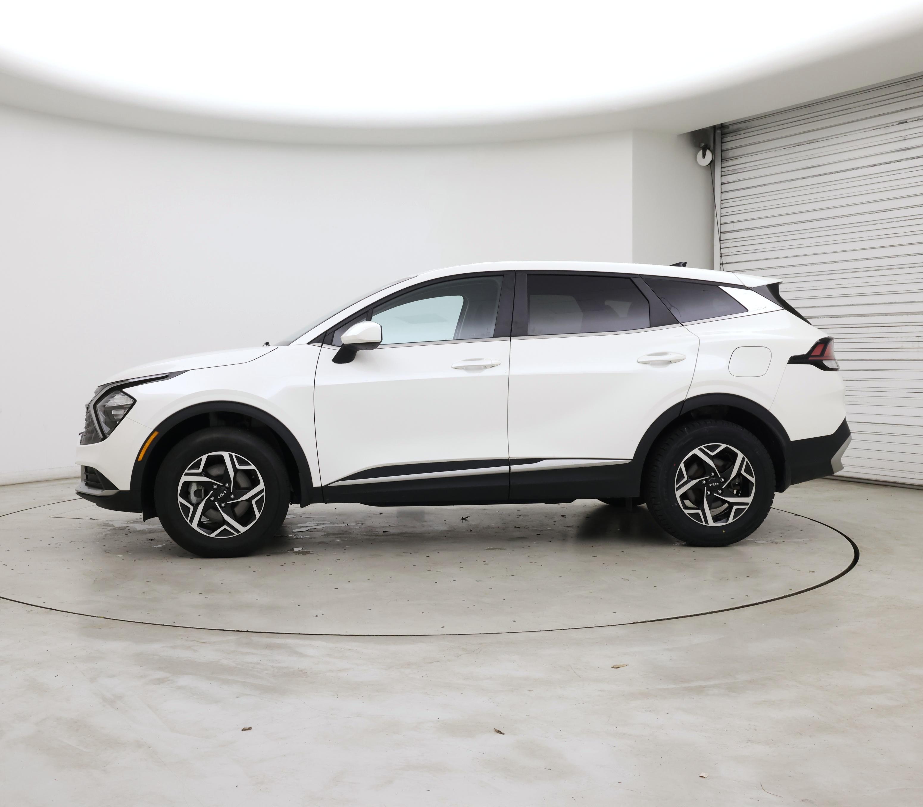Thumbnail: 2023 Kia Sportage - 3