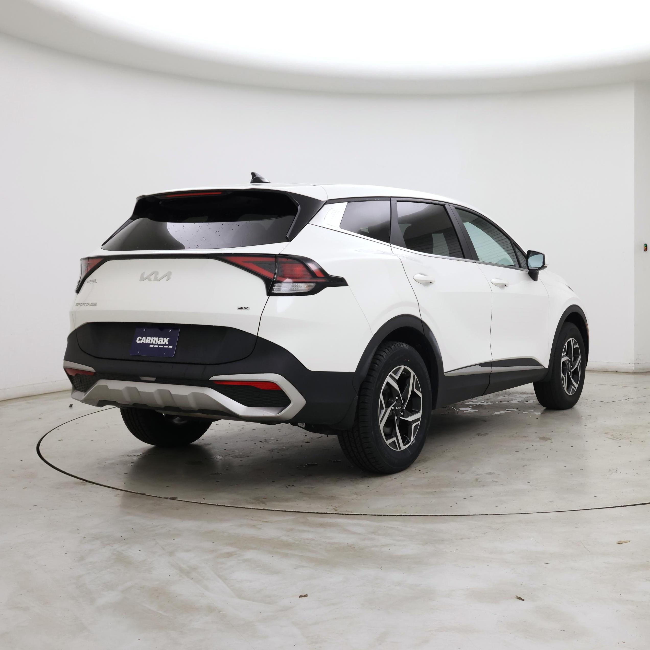 Thumbnail: 2023 Kia Sportage - 8