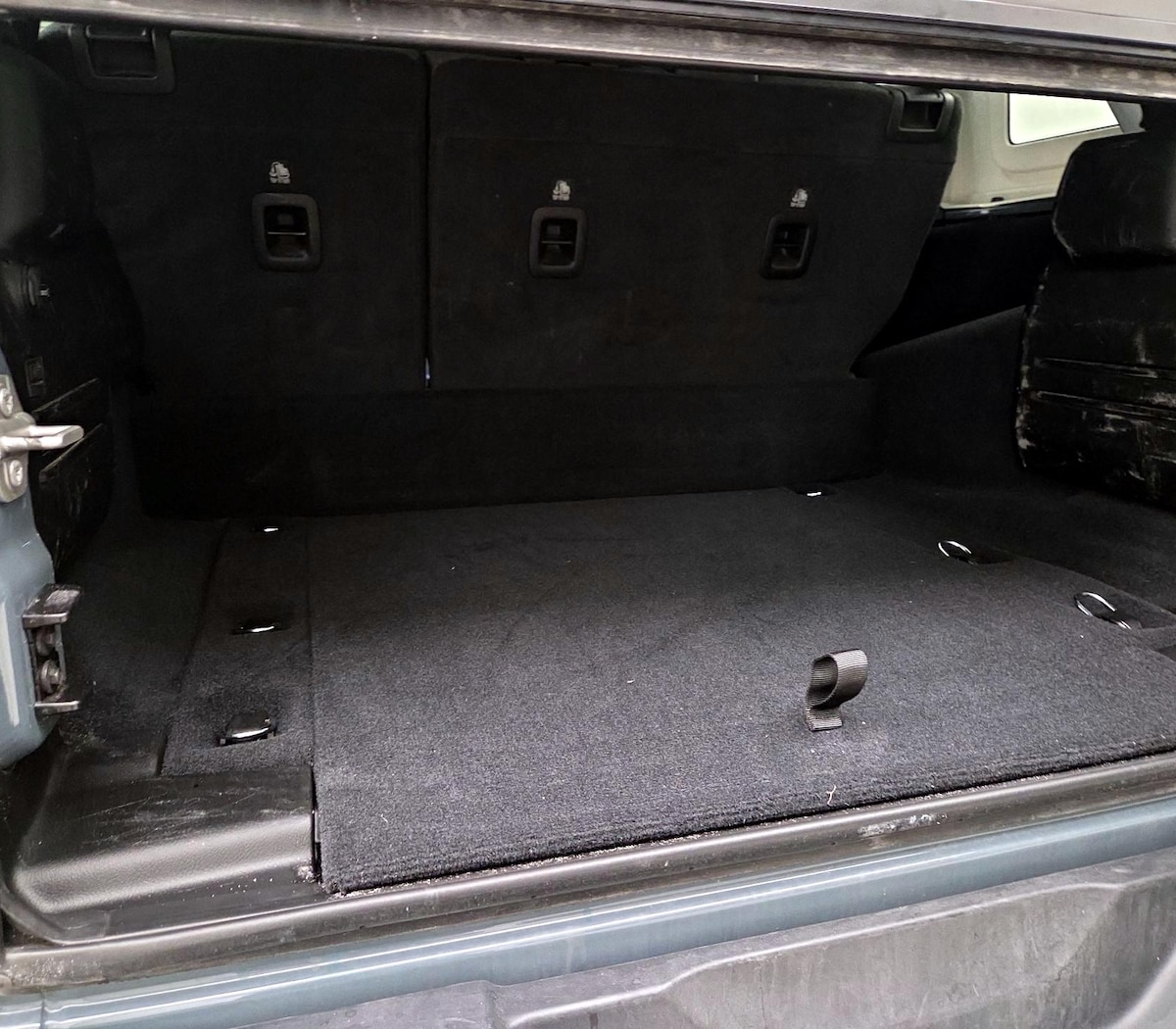 Trunk/Cargo (Seats Up)