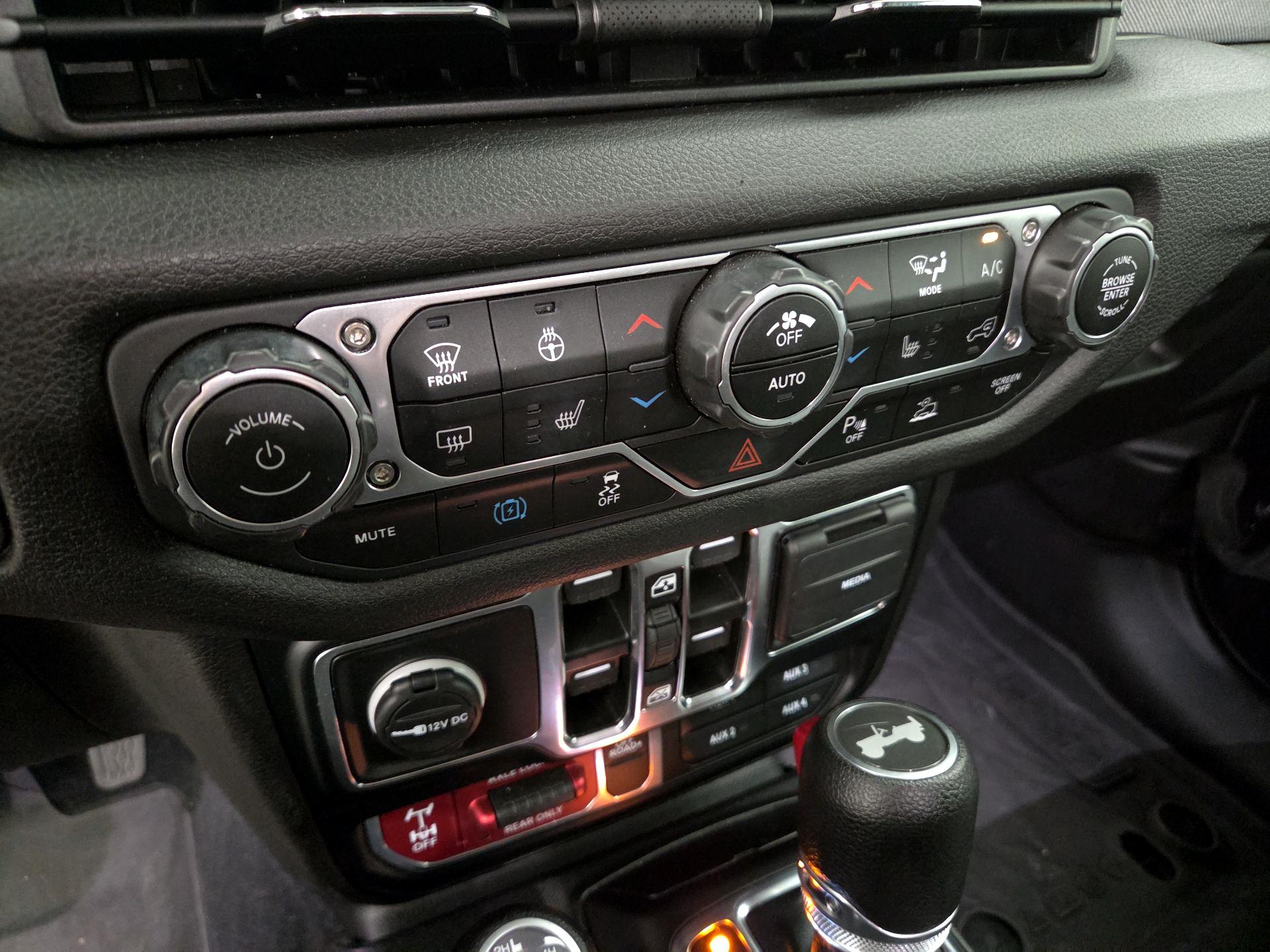 Thumbnail: 2024 Jeep Wrangler - 16