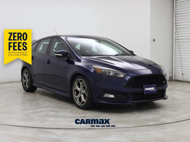 Blue 2017 Ford Focus Hatchback Front-Wheel Drive Manual