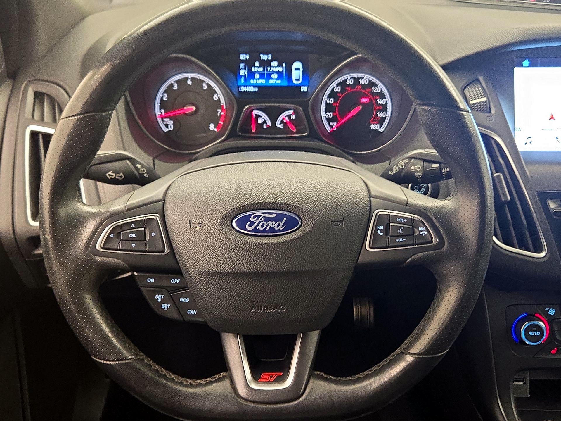 Thumbnail: 2017 Ford Focus - 10
