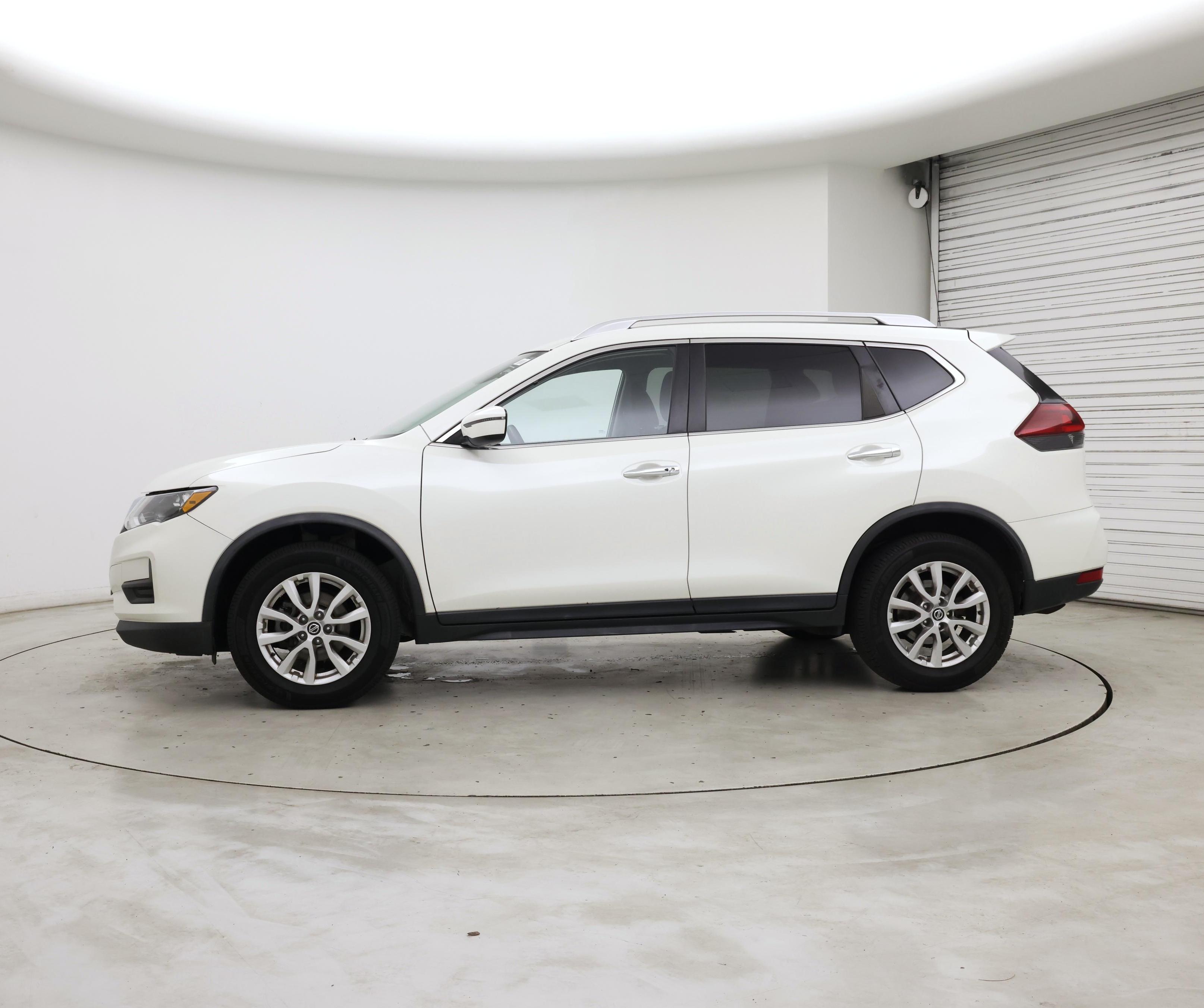 Thumbnail: 2020 Nissan Rogue - 3