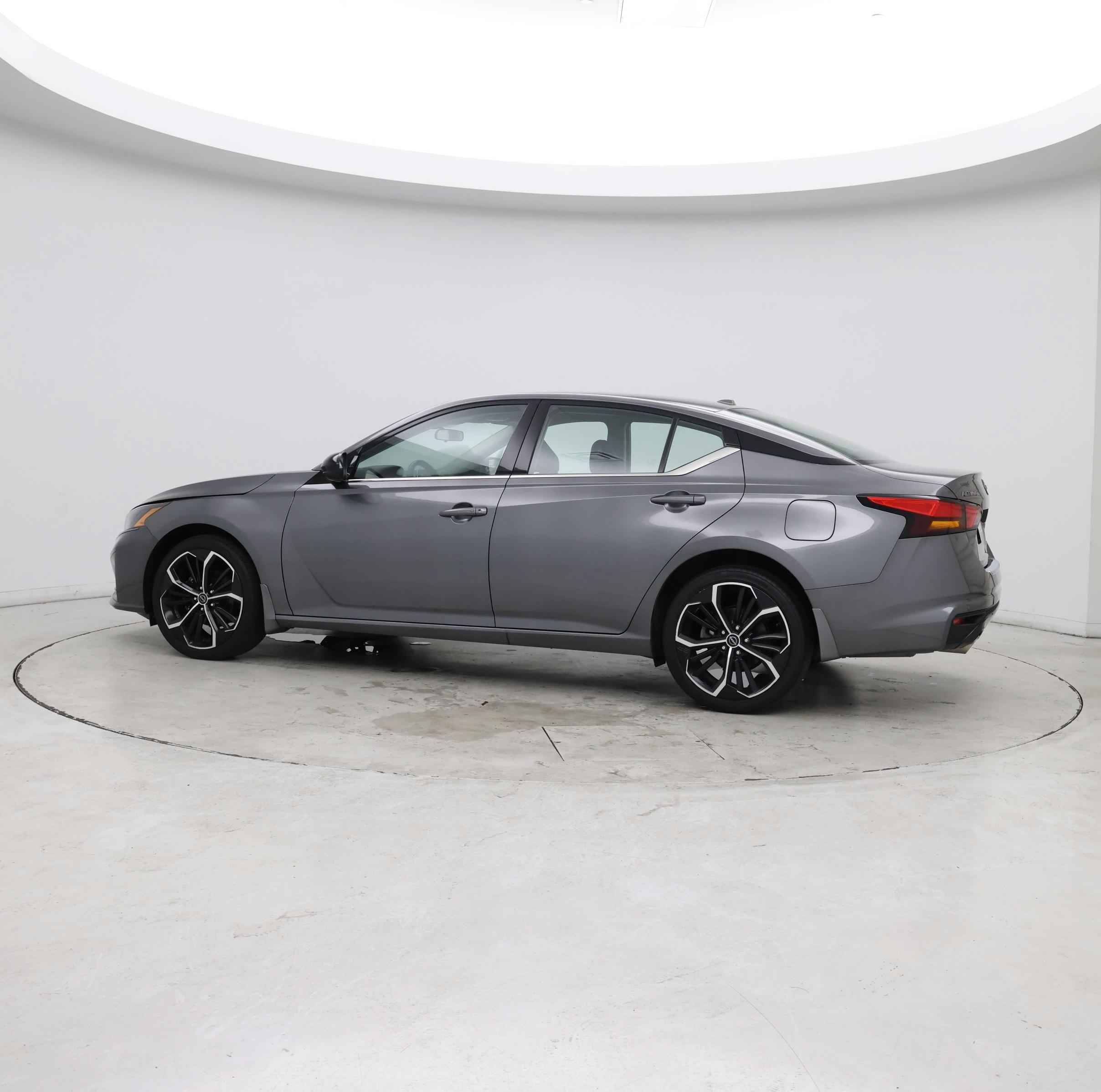 Thumbnail: 2023 Nissan Altima - 6