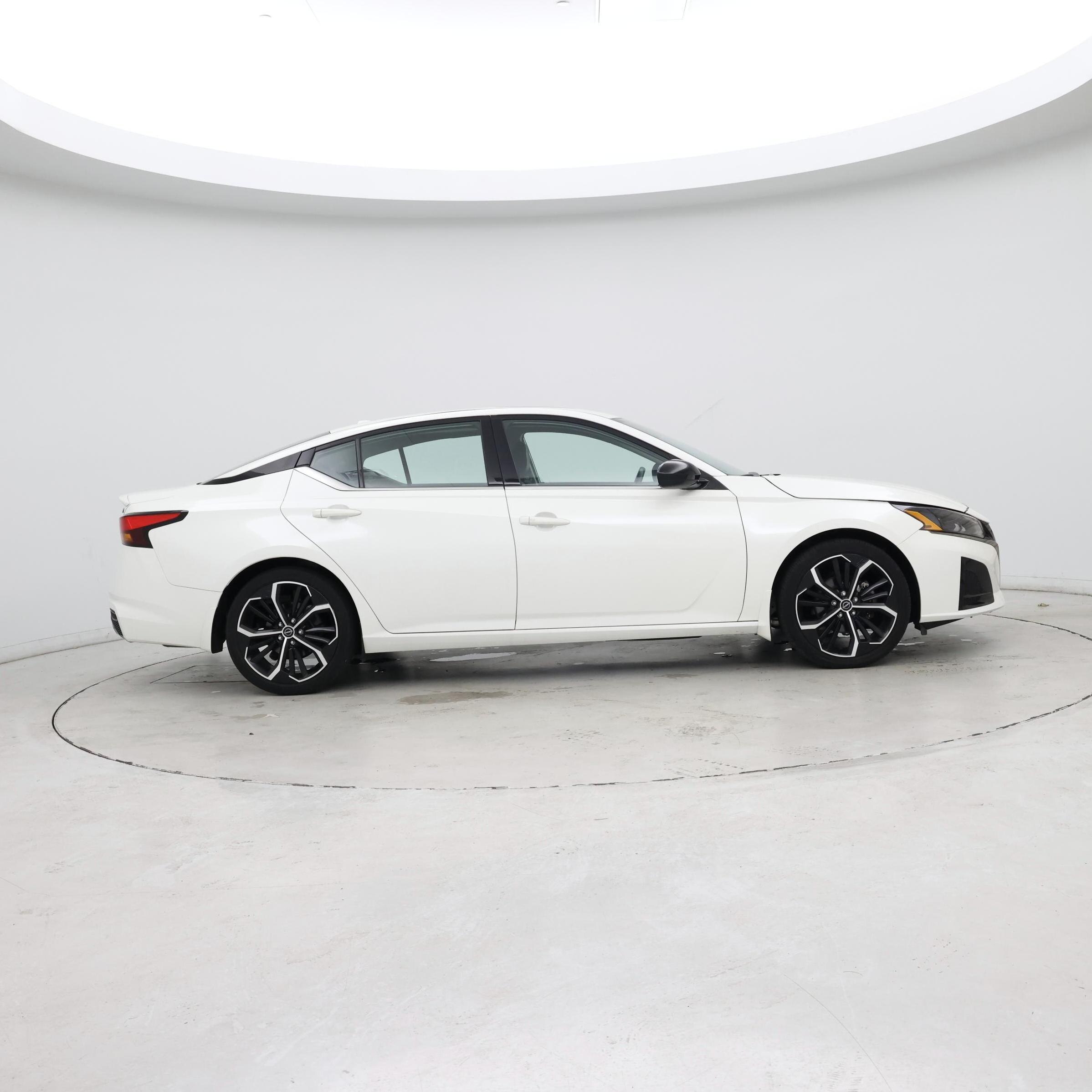 Thumbnail: 2023 Nissan Altima - 7