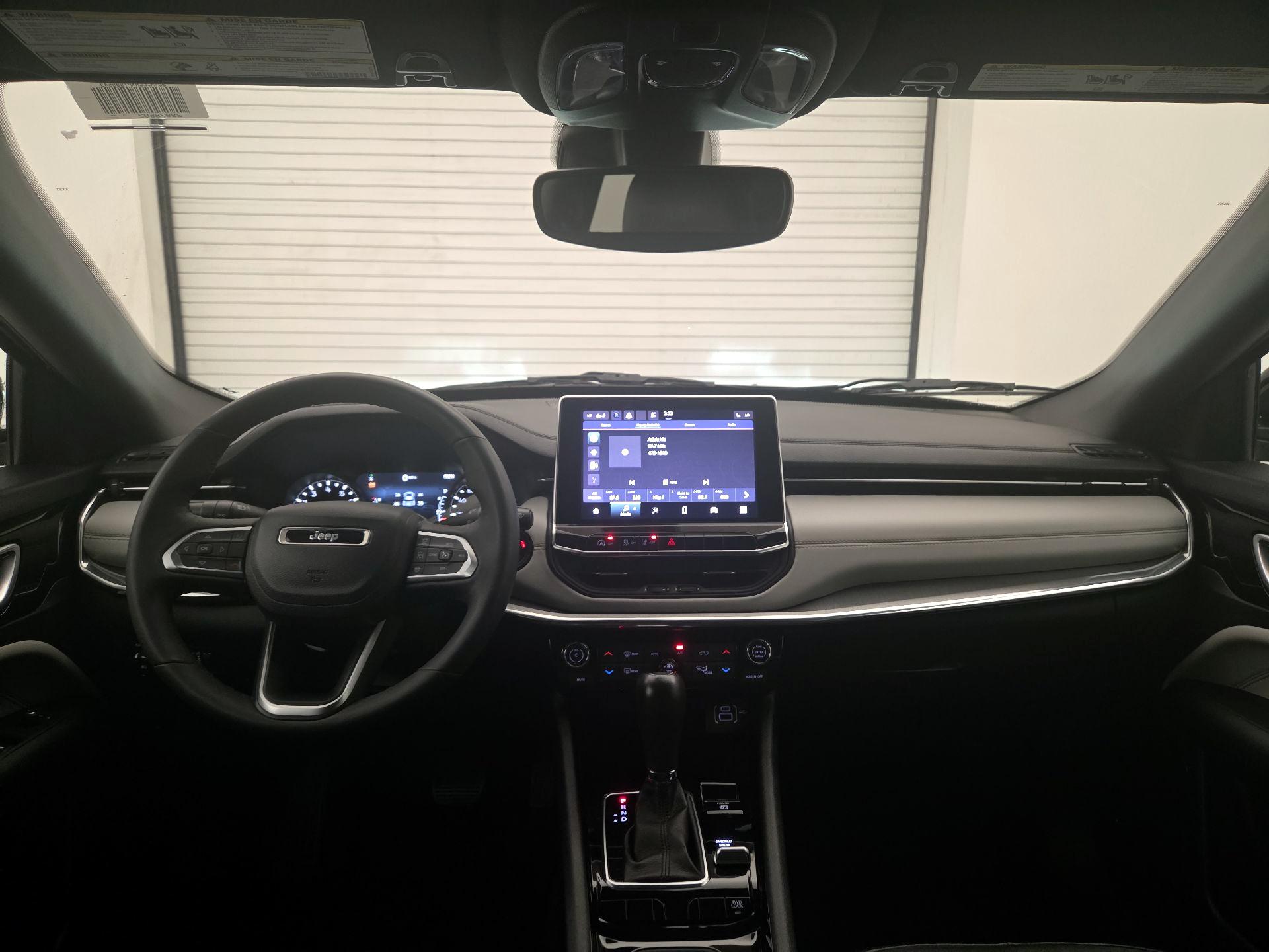 Thumbnail: 2023 Jeep Compass - 9