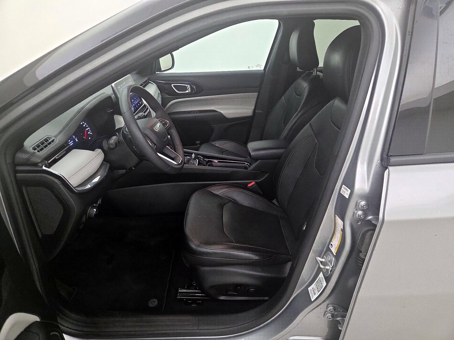 Thumbnail: 2023 Jeep Compass - 11