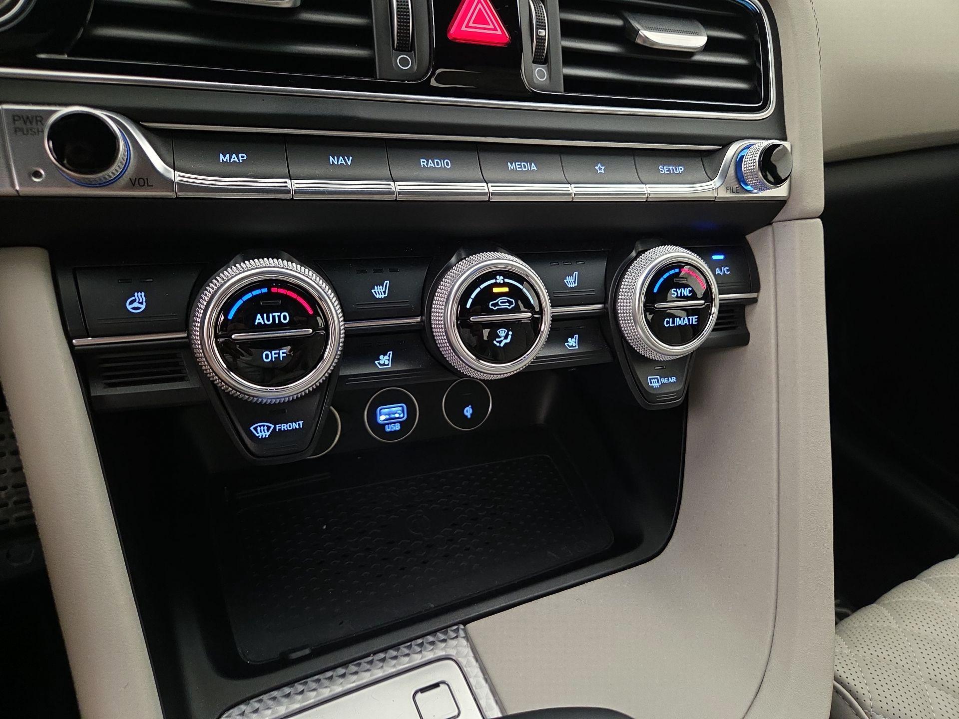 Thumbnail: 2023 Genesis G70 - 16