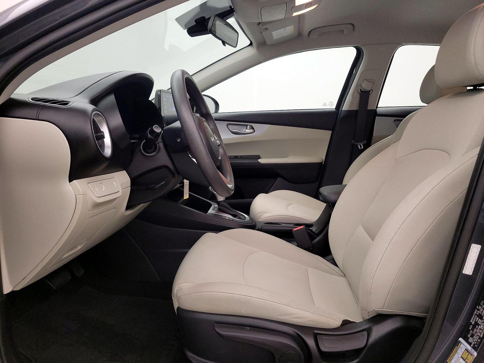 Thumbnail: 2023 Kia Forte - 9