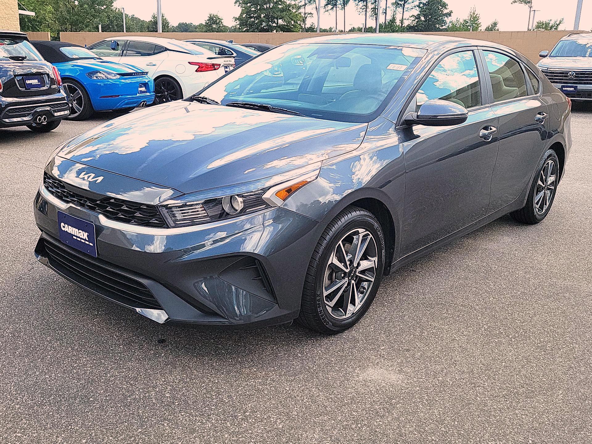 Thumbnail: 2023 Kia Forte - 3