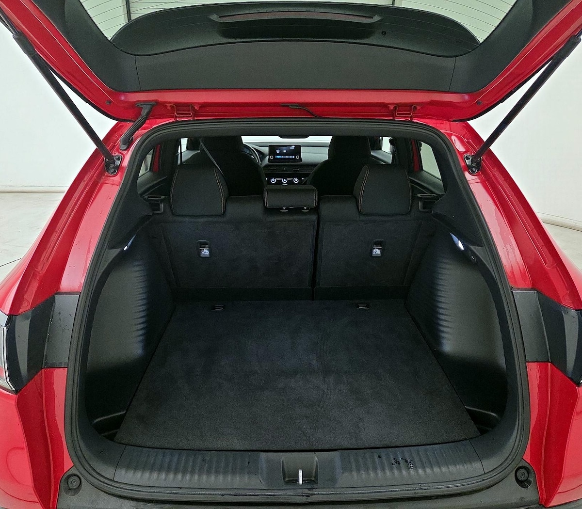 Trunk/Cargo (Seats Up)