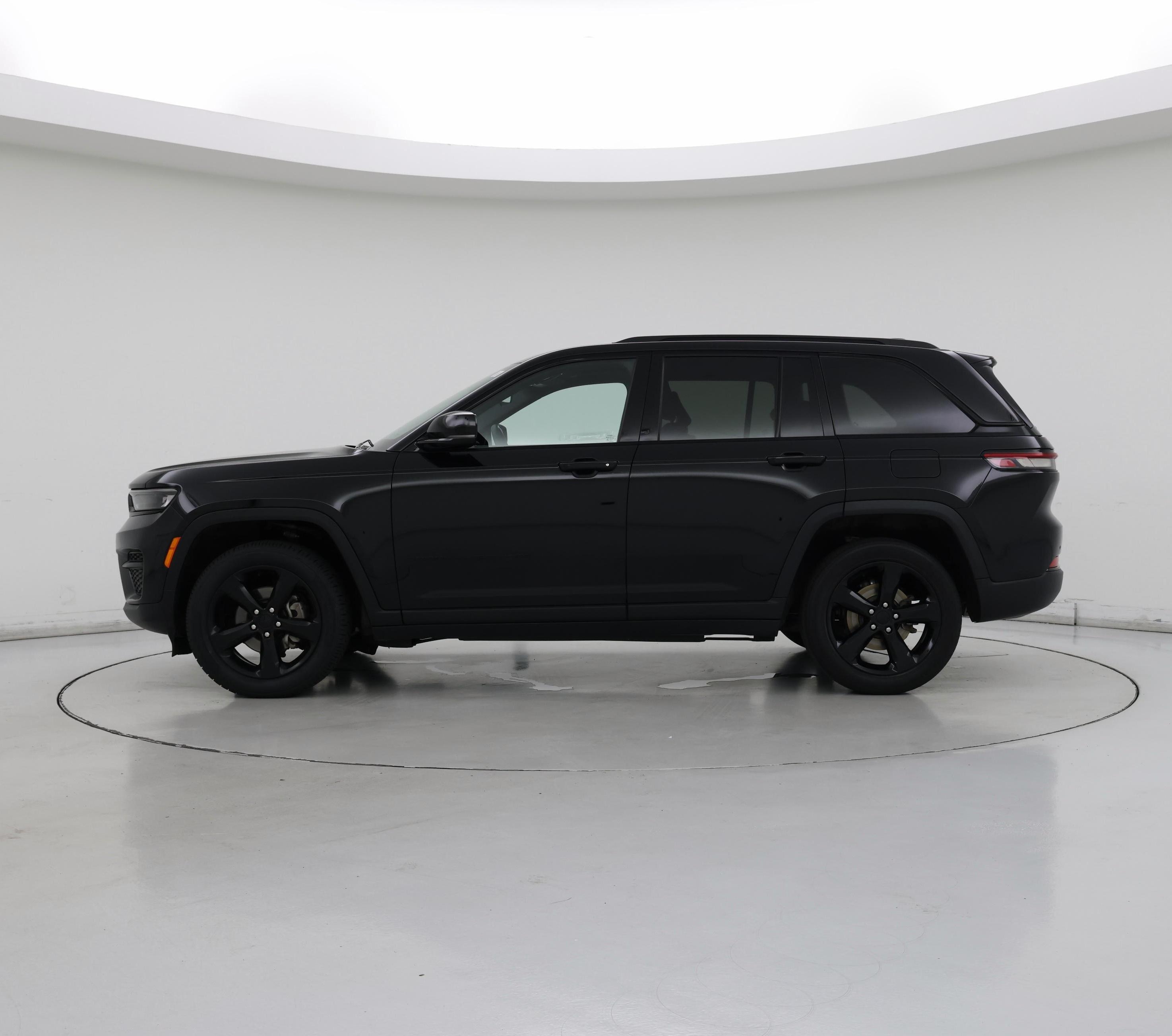 Thumbnail: 2023 Jeep Grand Cherokee - 3