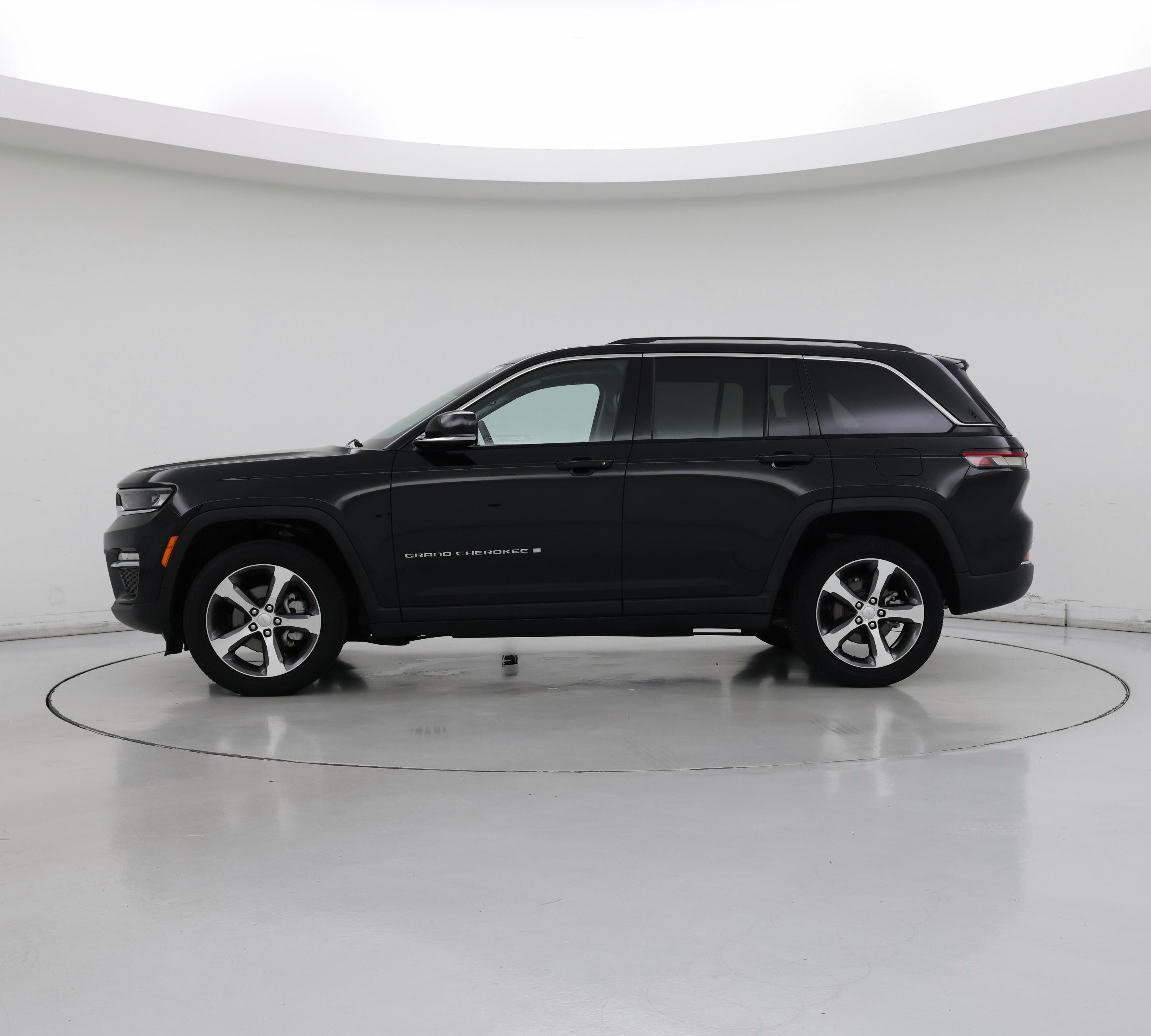 Thumbnail: 2023 Jeep Grand Cherokee - 3