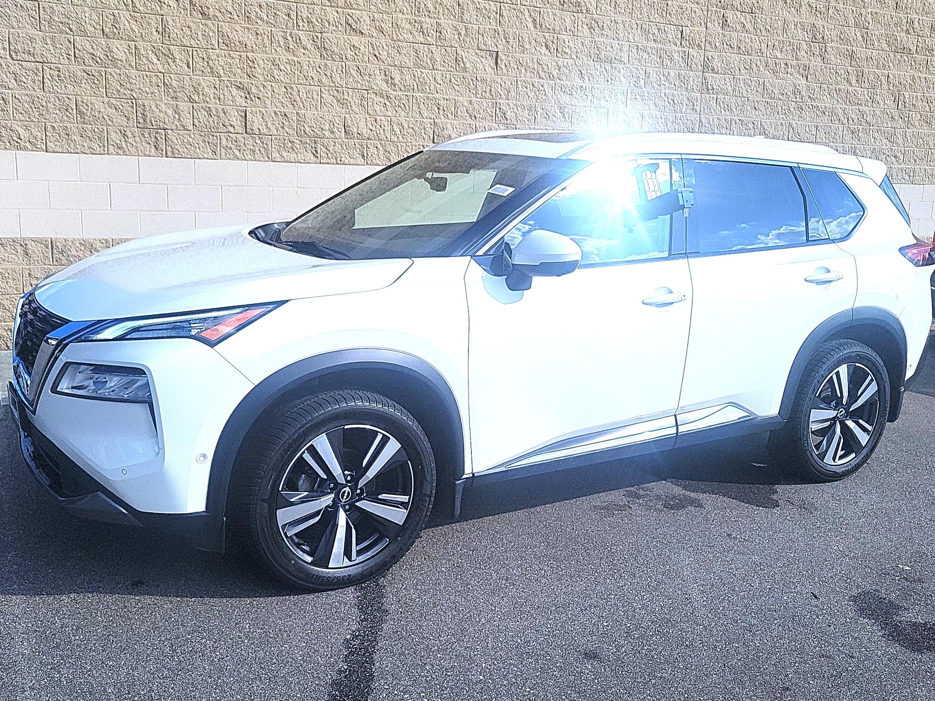 Thumbnail: 2023 Nissan Rogue - 3