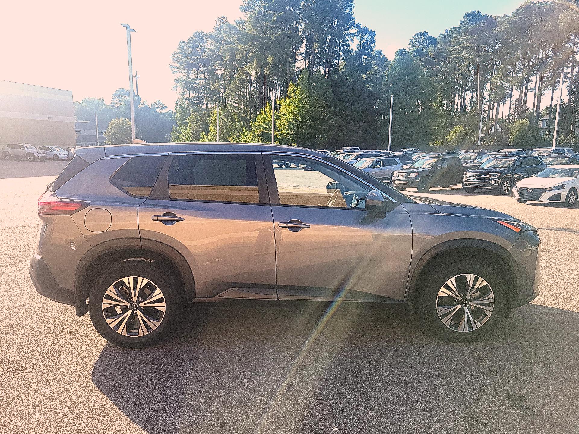 Thumbnail: 2023 Nissan Rogue - 4