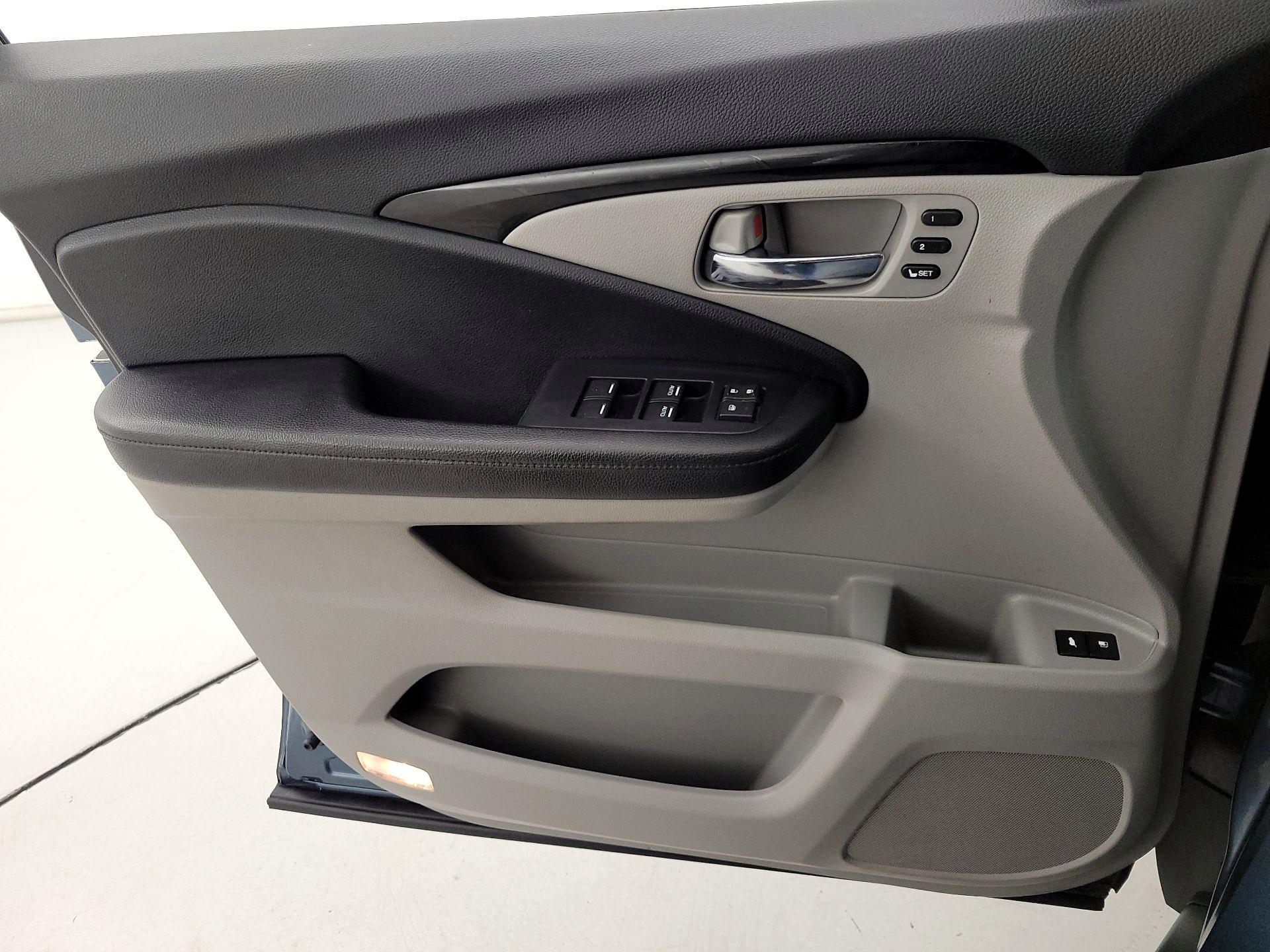 Thumbnail: 2020 Honda Pilot - 12
