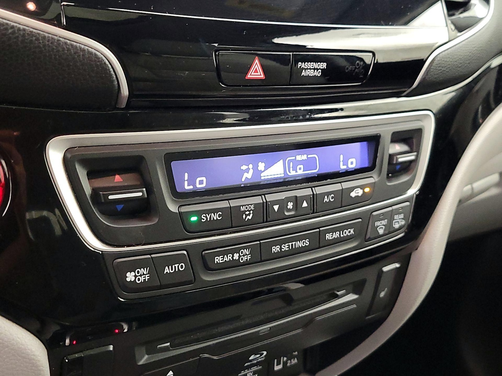 2020 Honda Pilot Touring - Photo 18