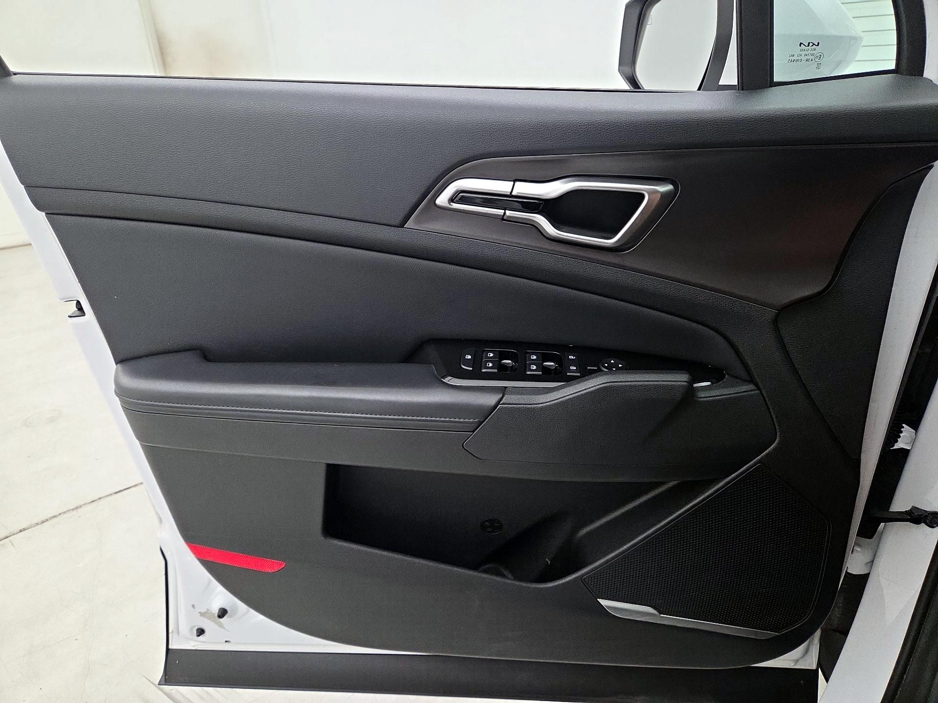 Thumbnail: 2023 Kia Sportage - 12