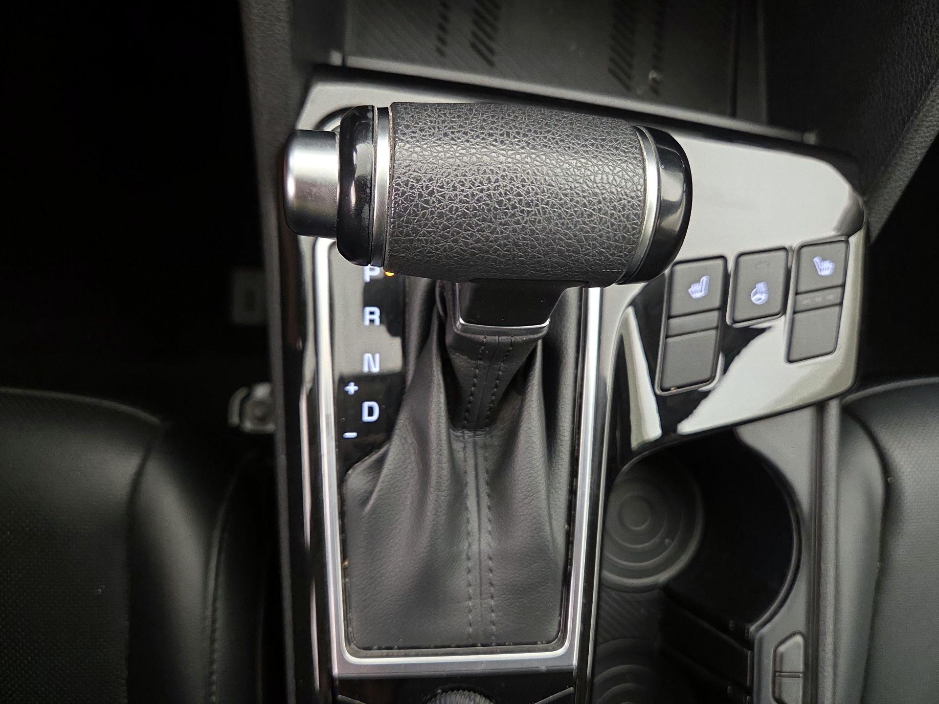Thumbnail: 2023 Kia Sportage - 16