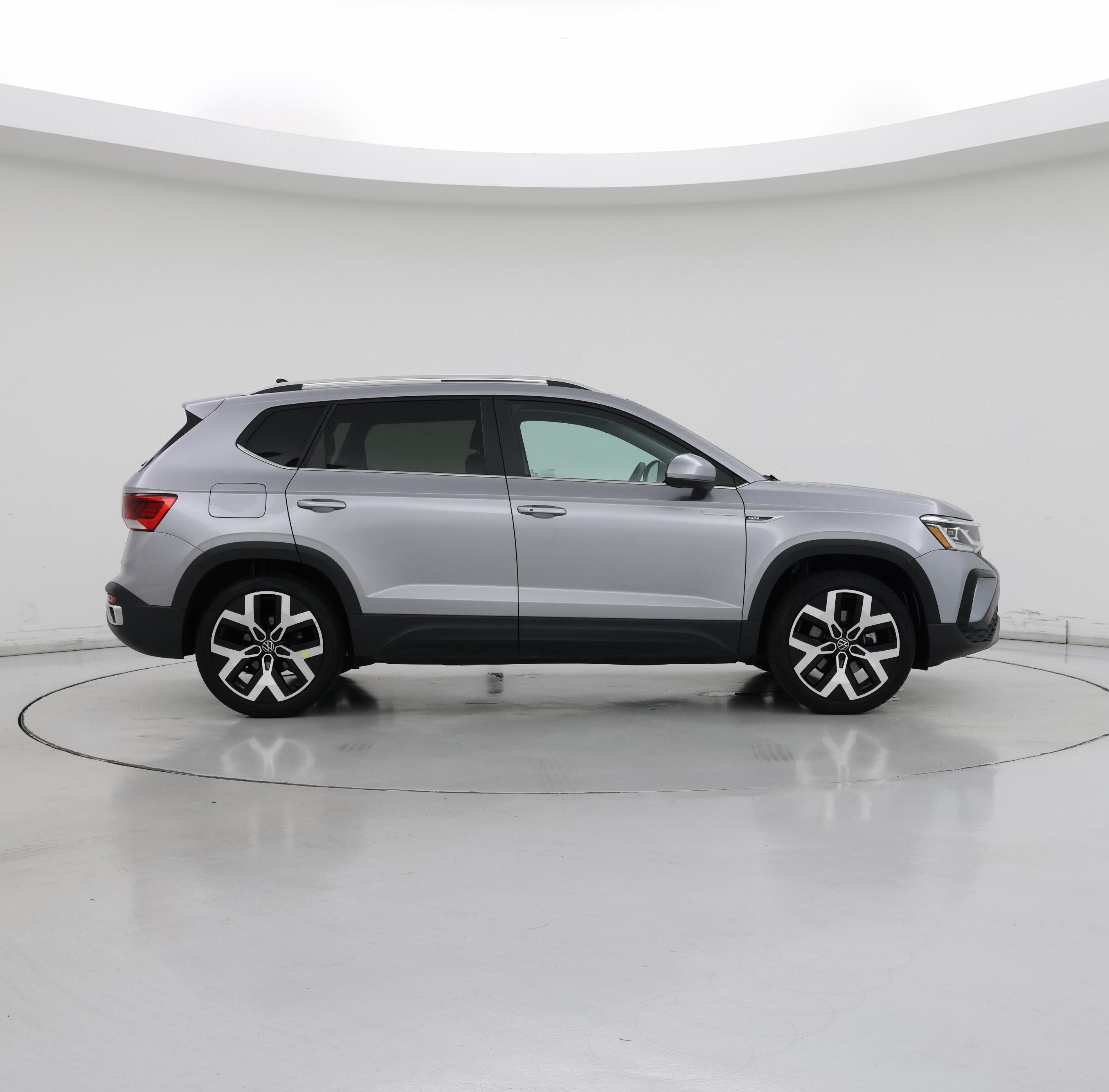 Thumbnail: 2023 Volkswagen Taos - 7