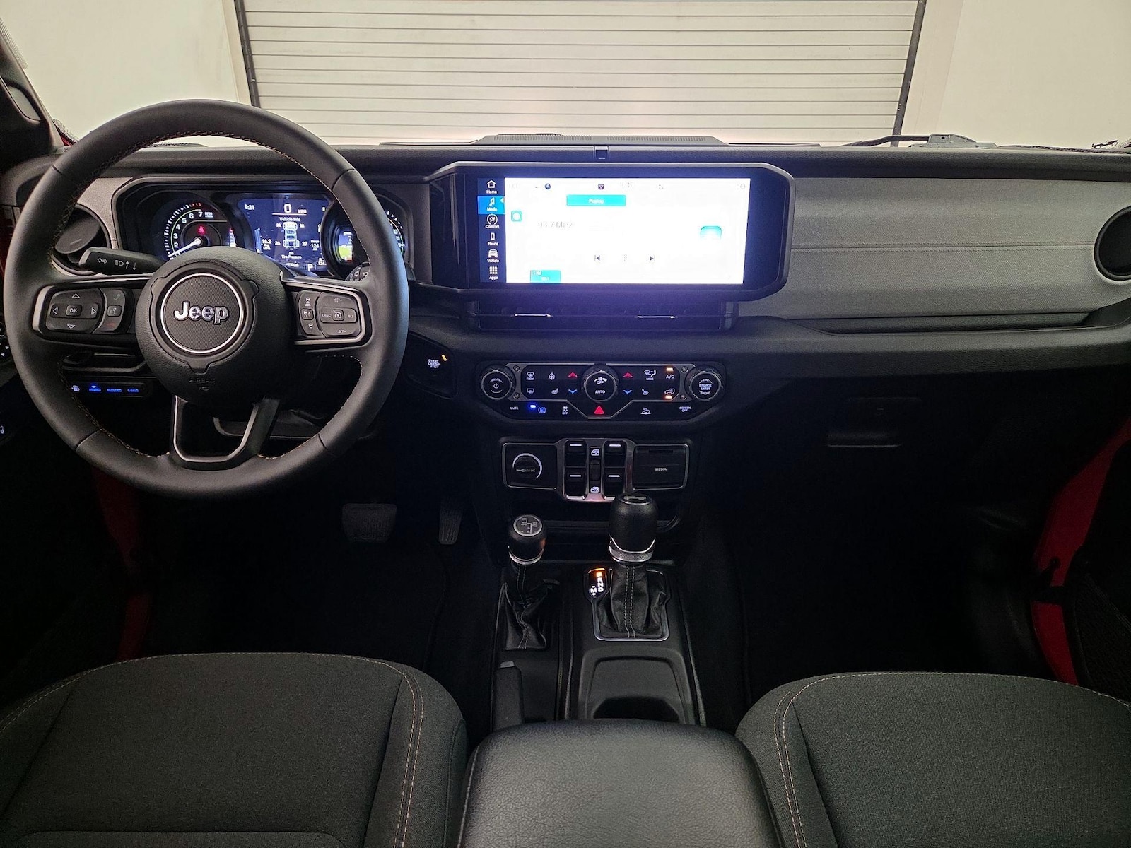 Apple CarPlay® & Android Auto™