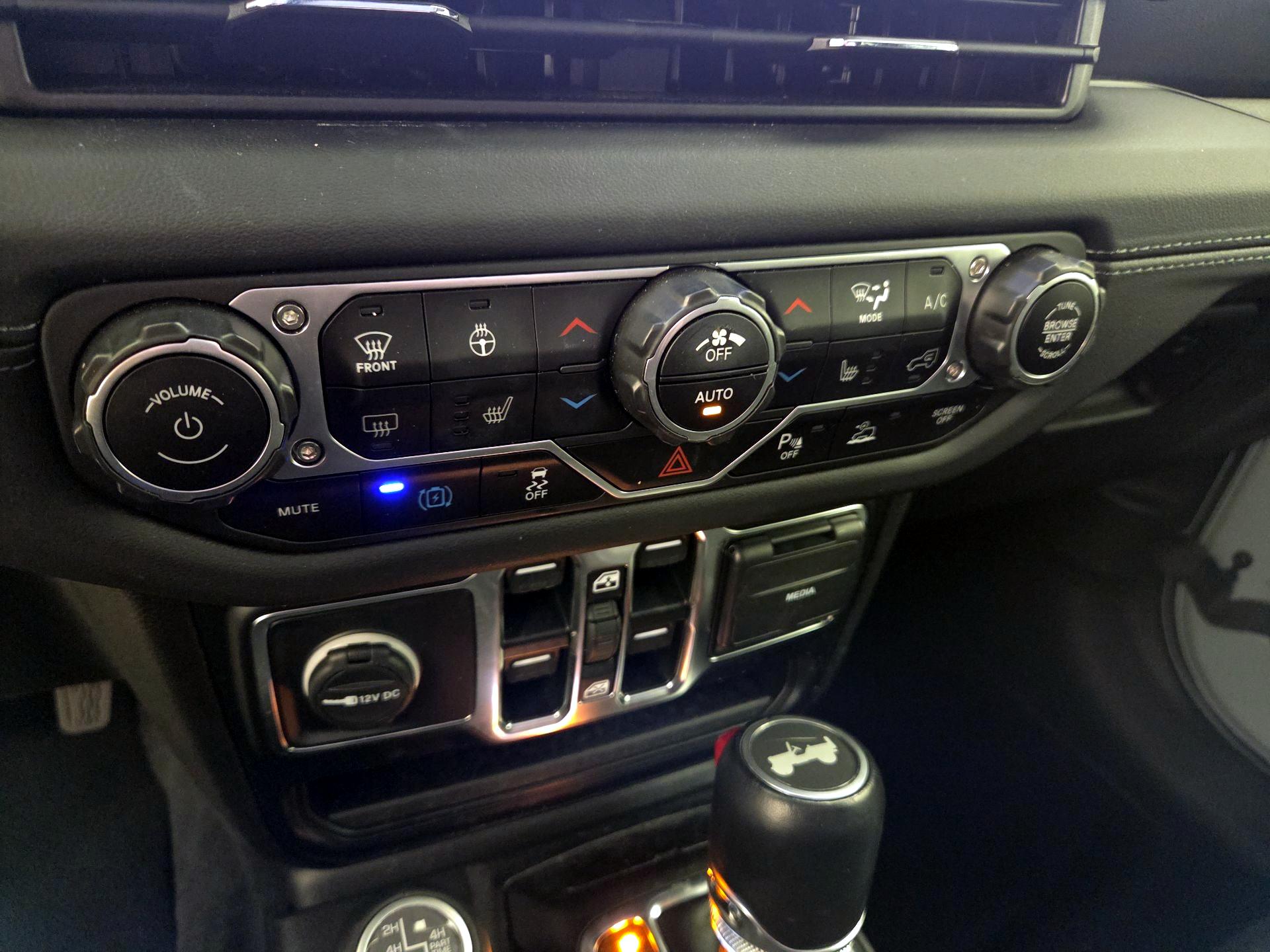 Thumbnail: 2024 Jeep Wrangler - 16